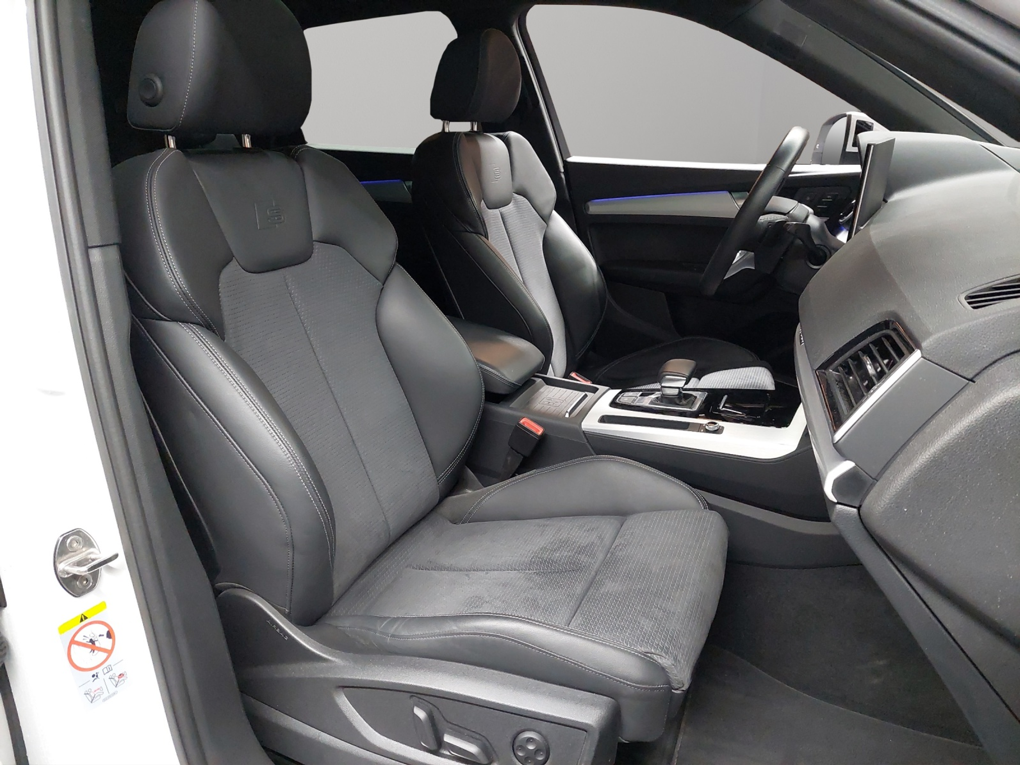 listing desktop thumbnail image 8