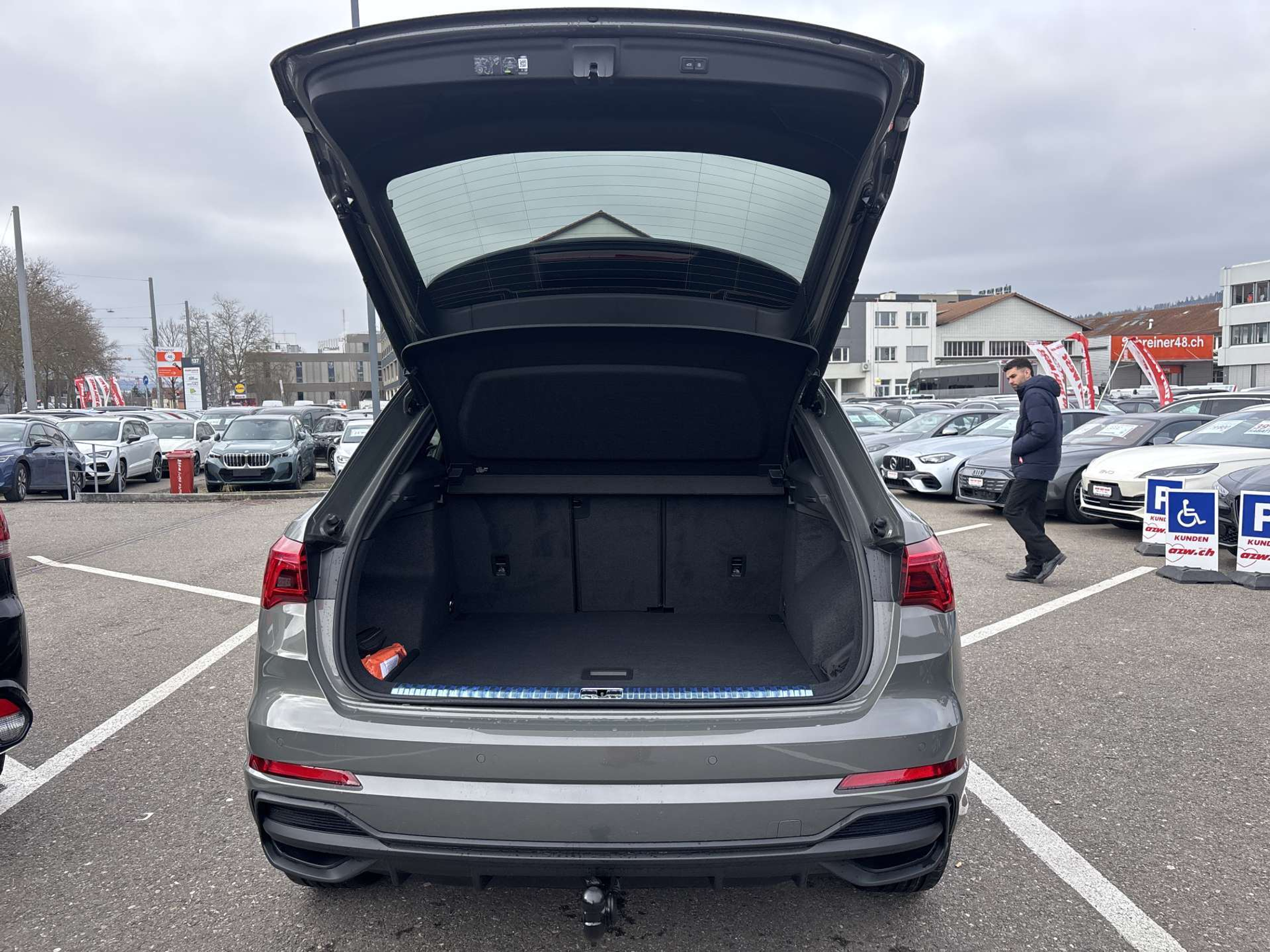 listing desktop thumbnail image 7