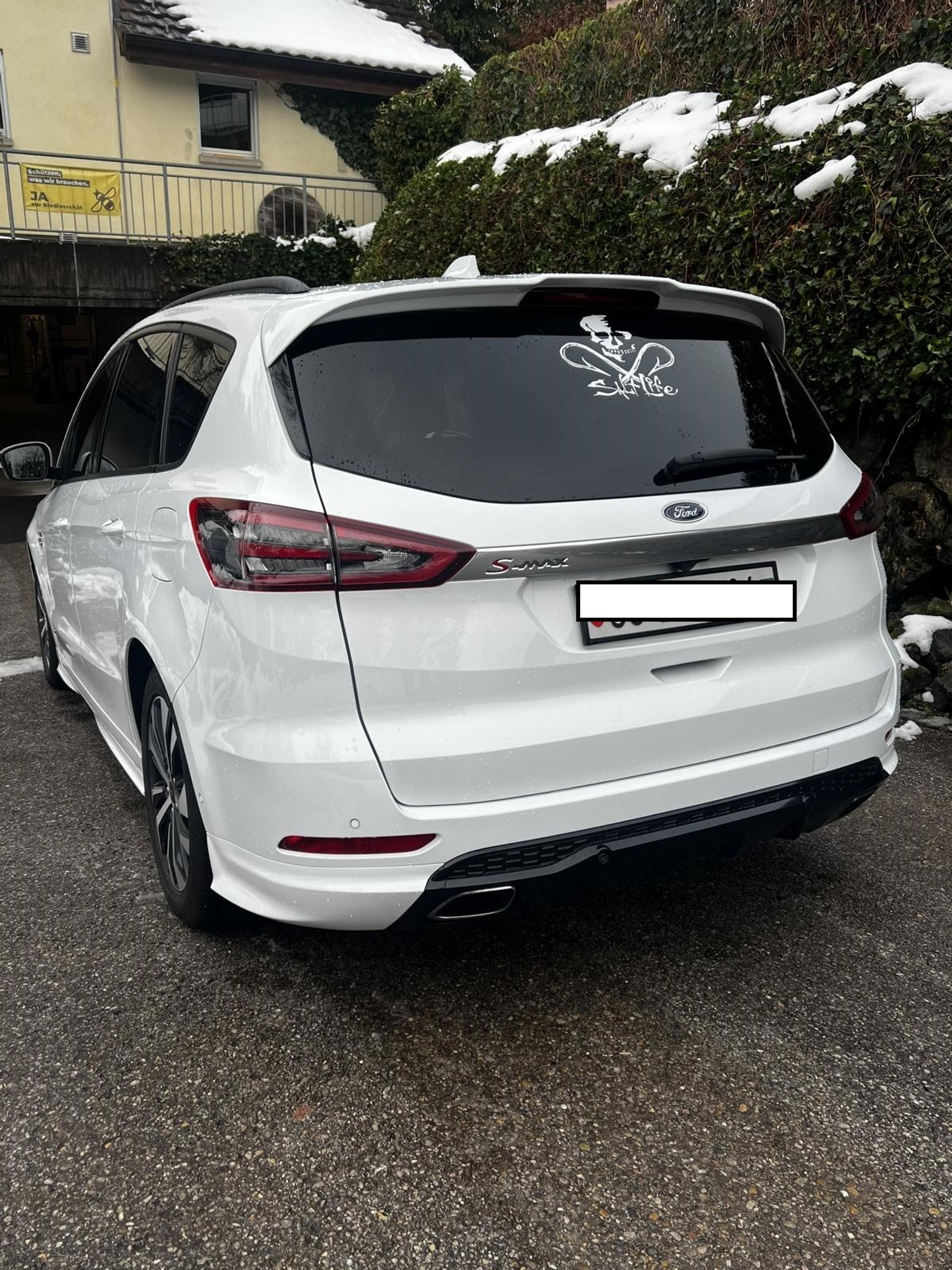 listing desktop thumbnail image 3