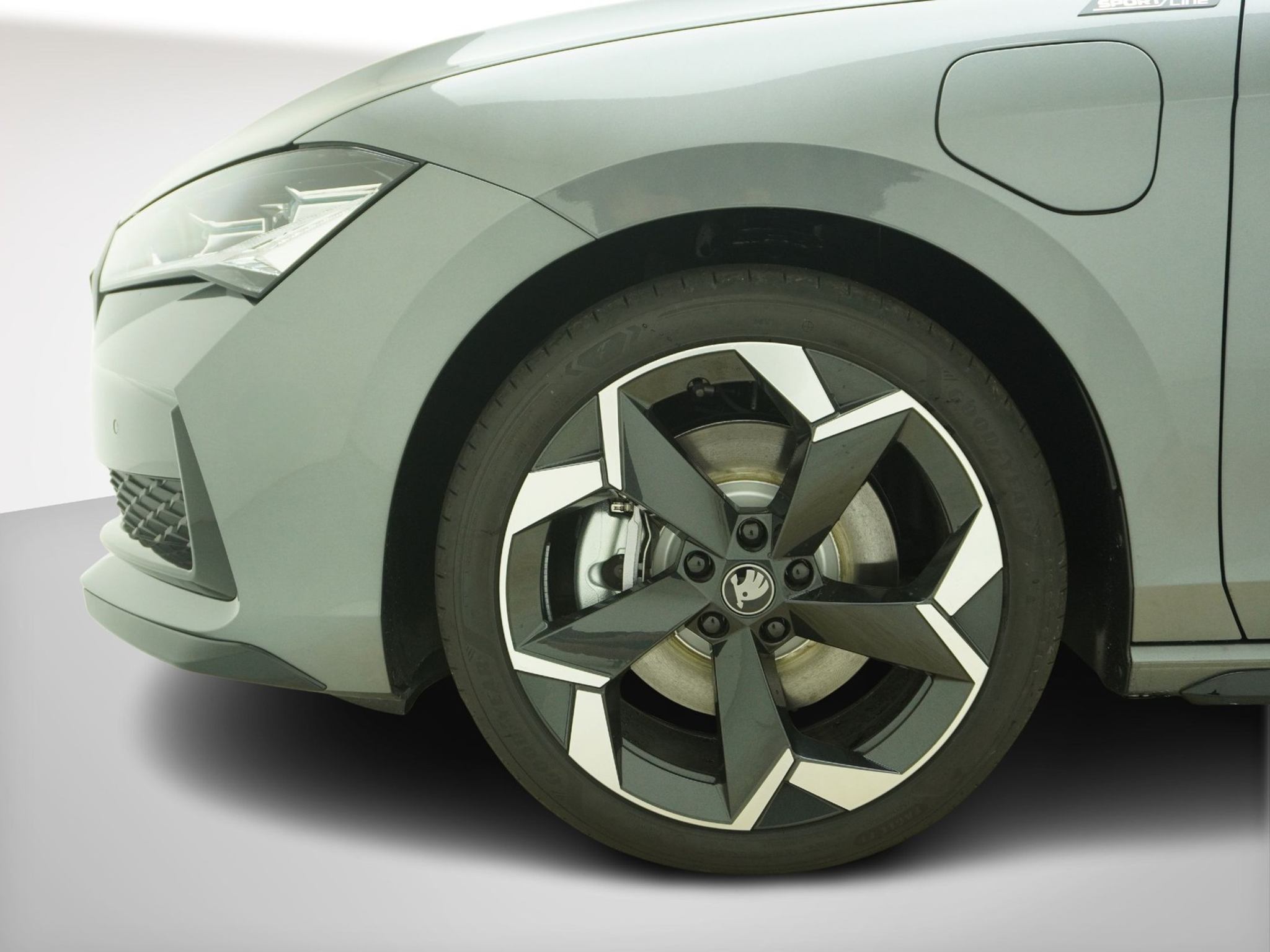 listing desktop thumbnail image 9