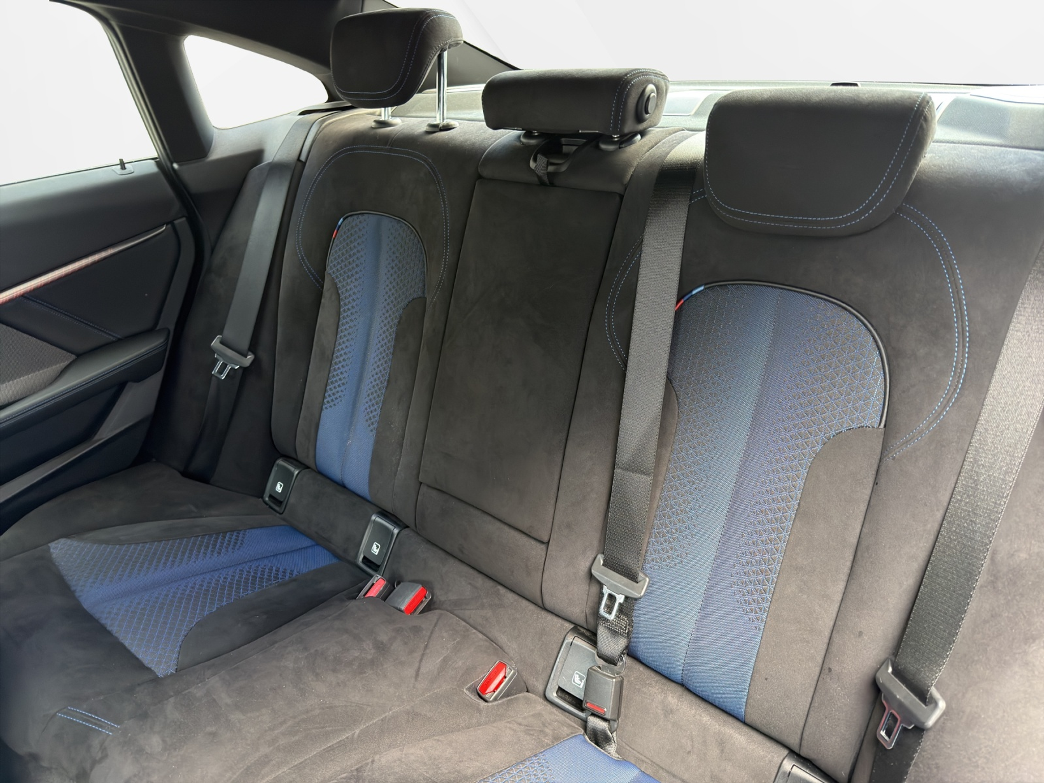 listing desktop thumbnail image 18