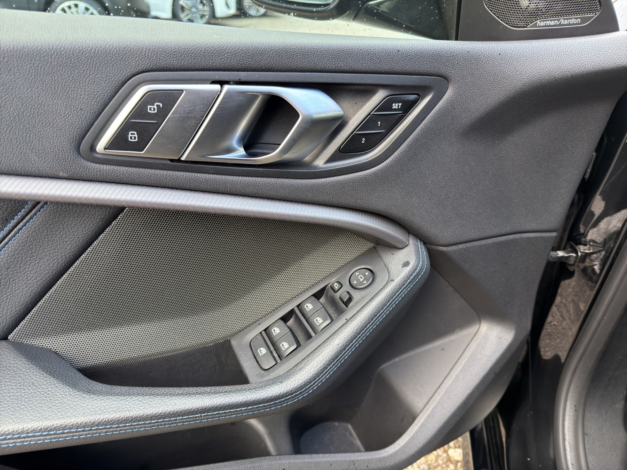 listing desktop thumbnail image 19