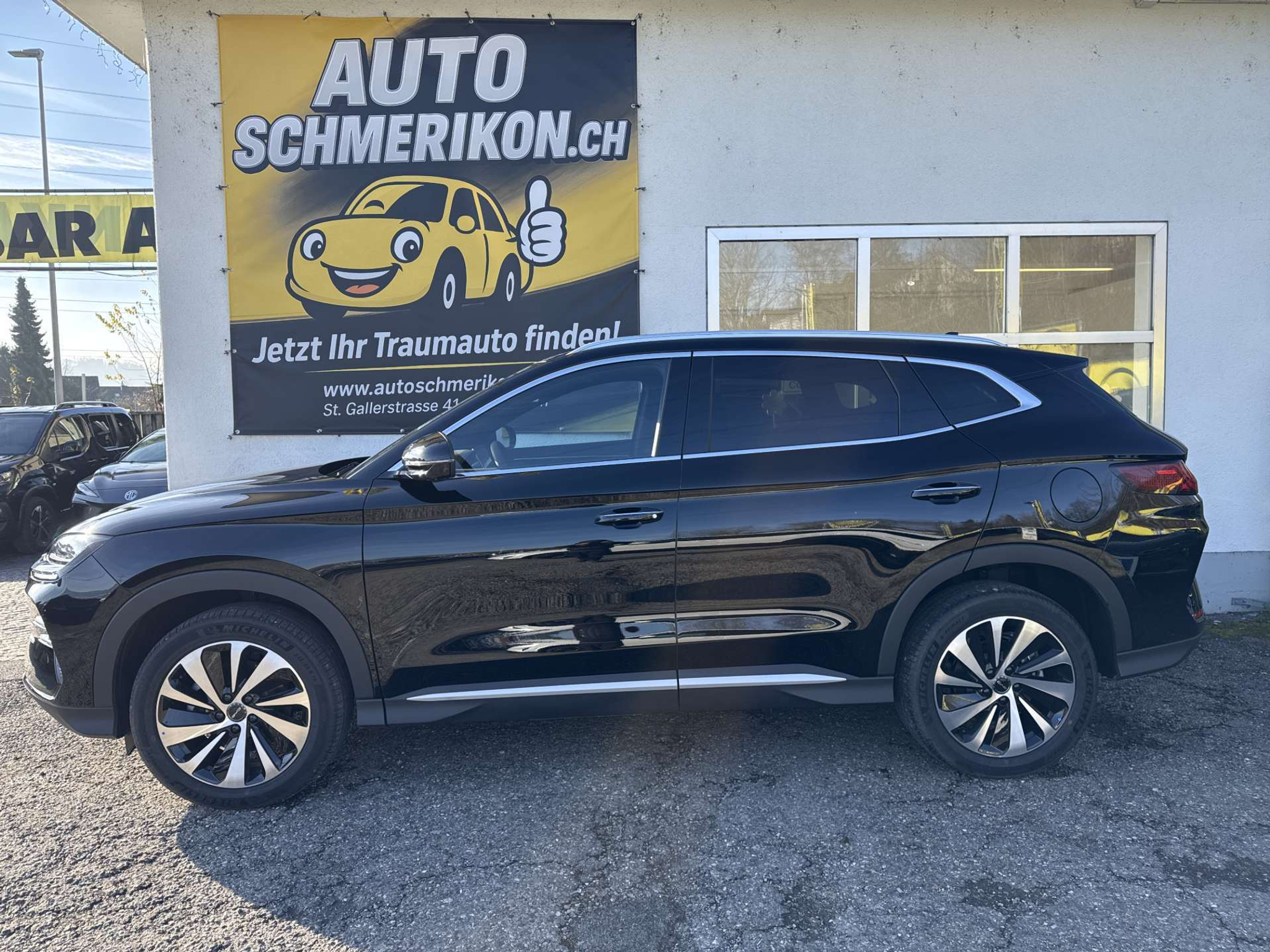 listing desktop thumbnail image 4