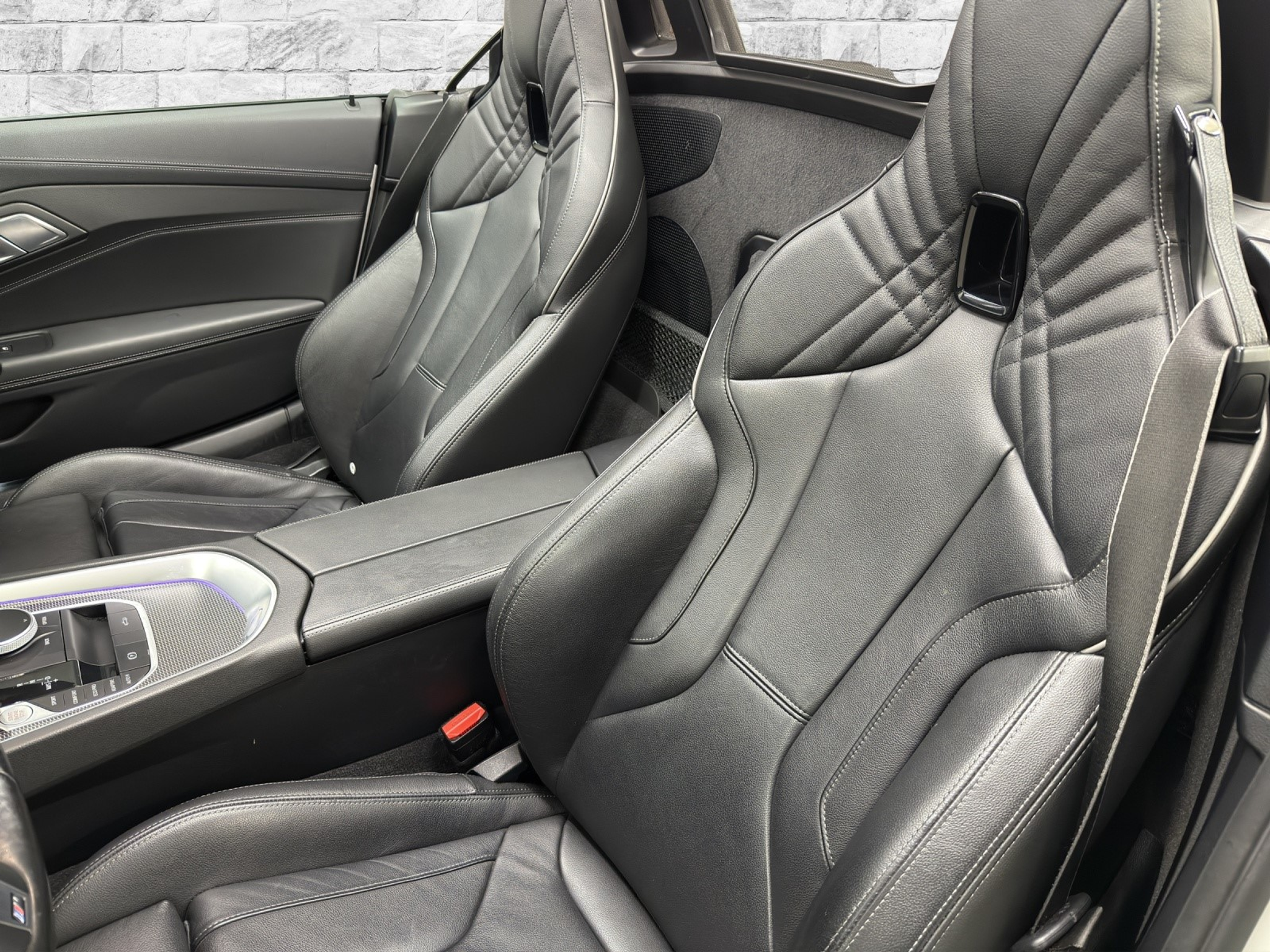 listing desktop thumbnail image 16