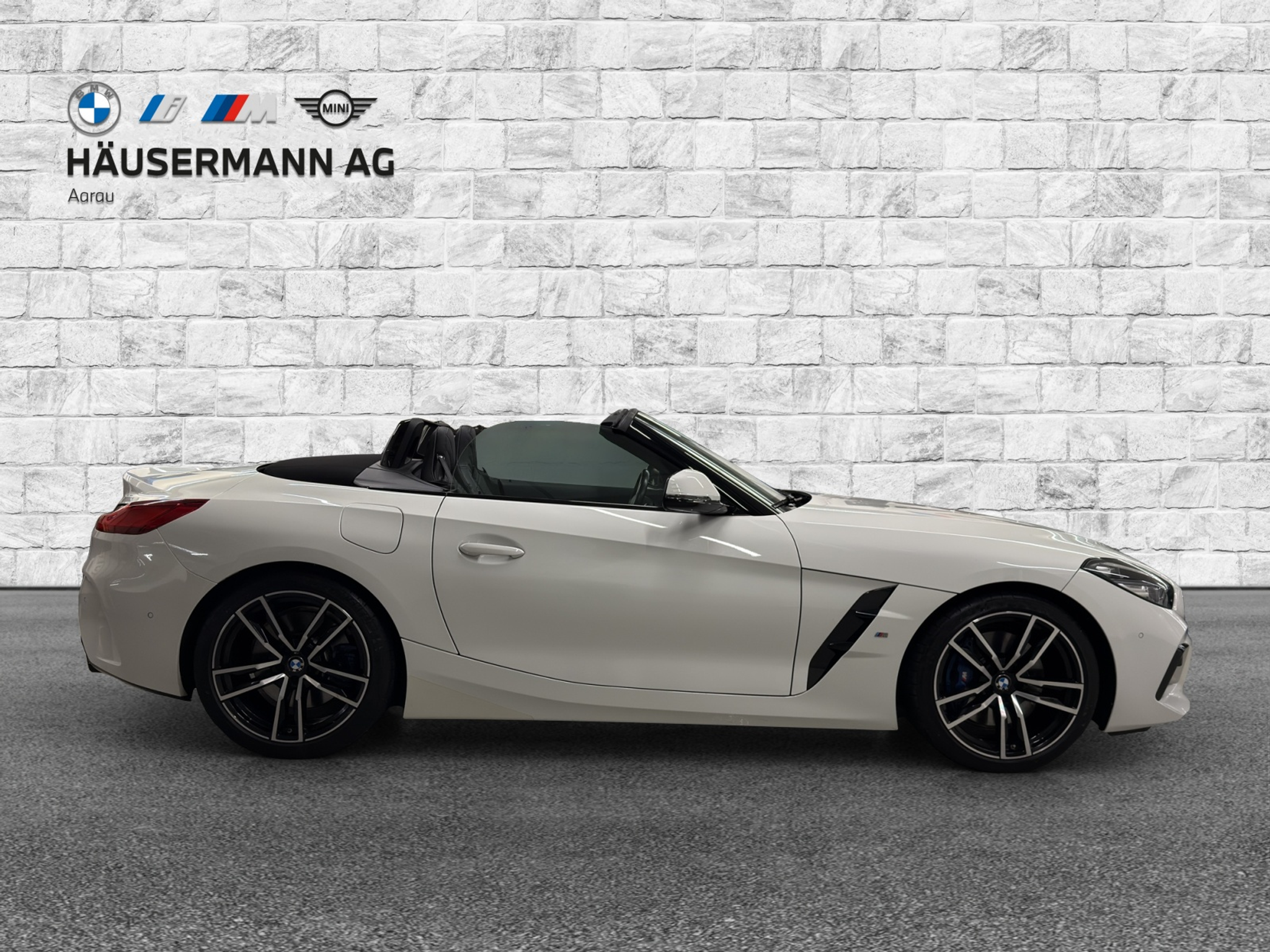 listing desktop thumbnail image 3