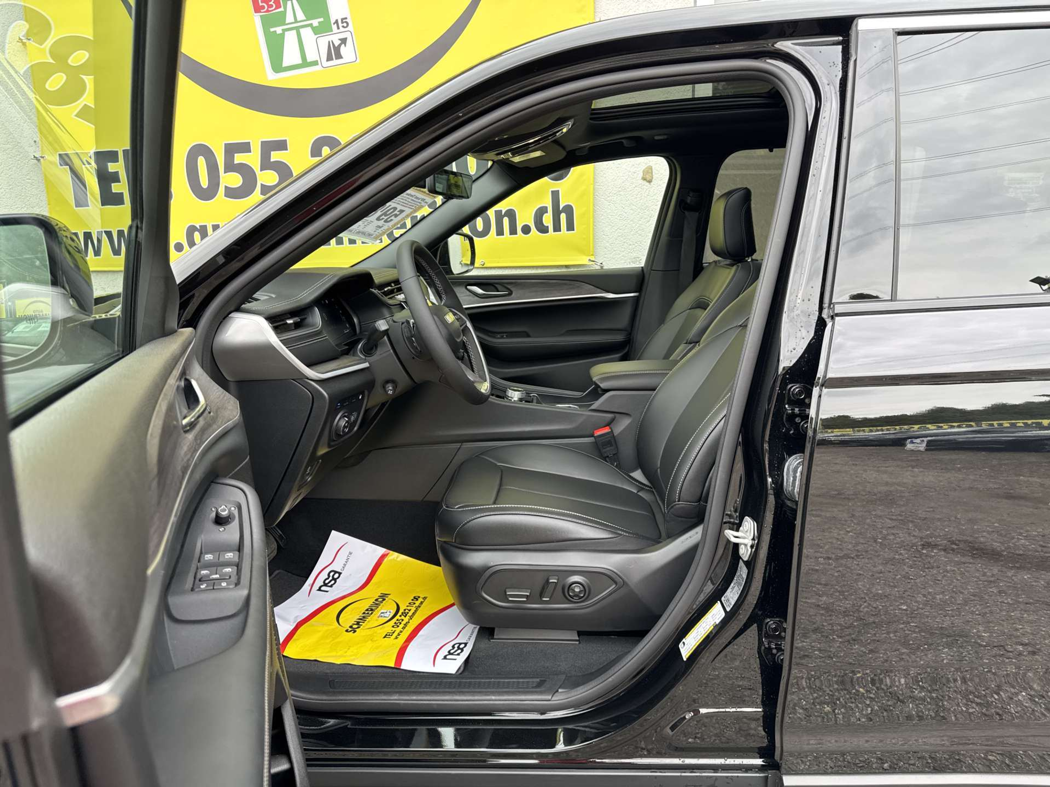 listing desktop thumbnail image 6