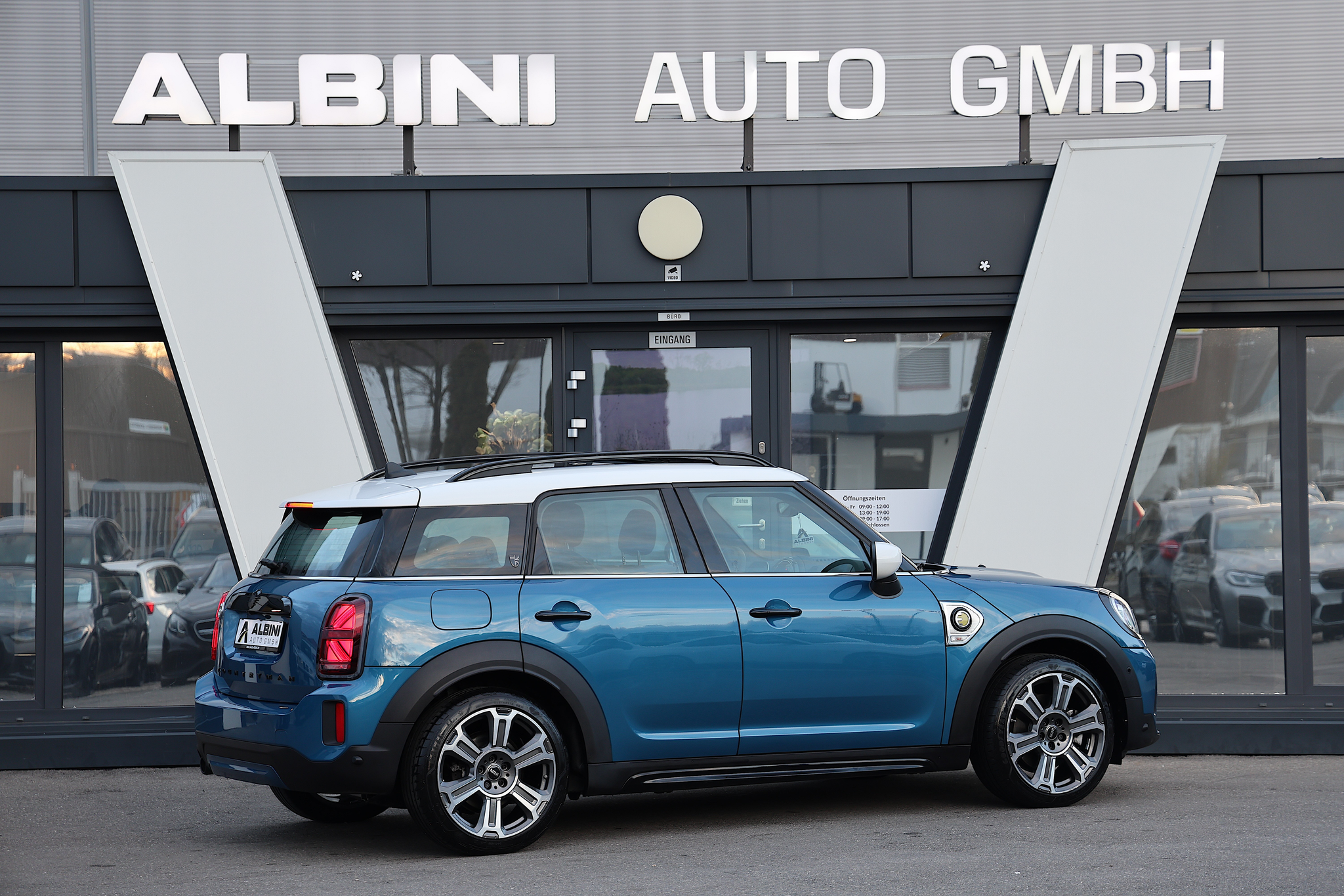 listing desktop thumbnail image 2