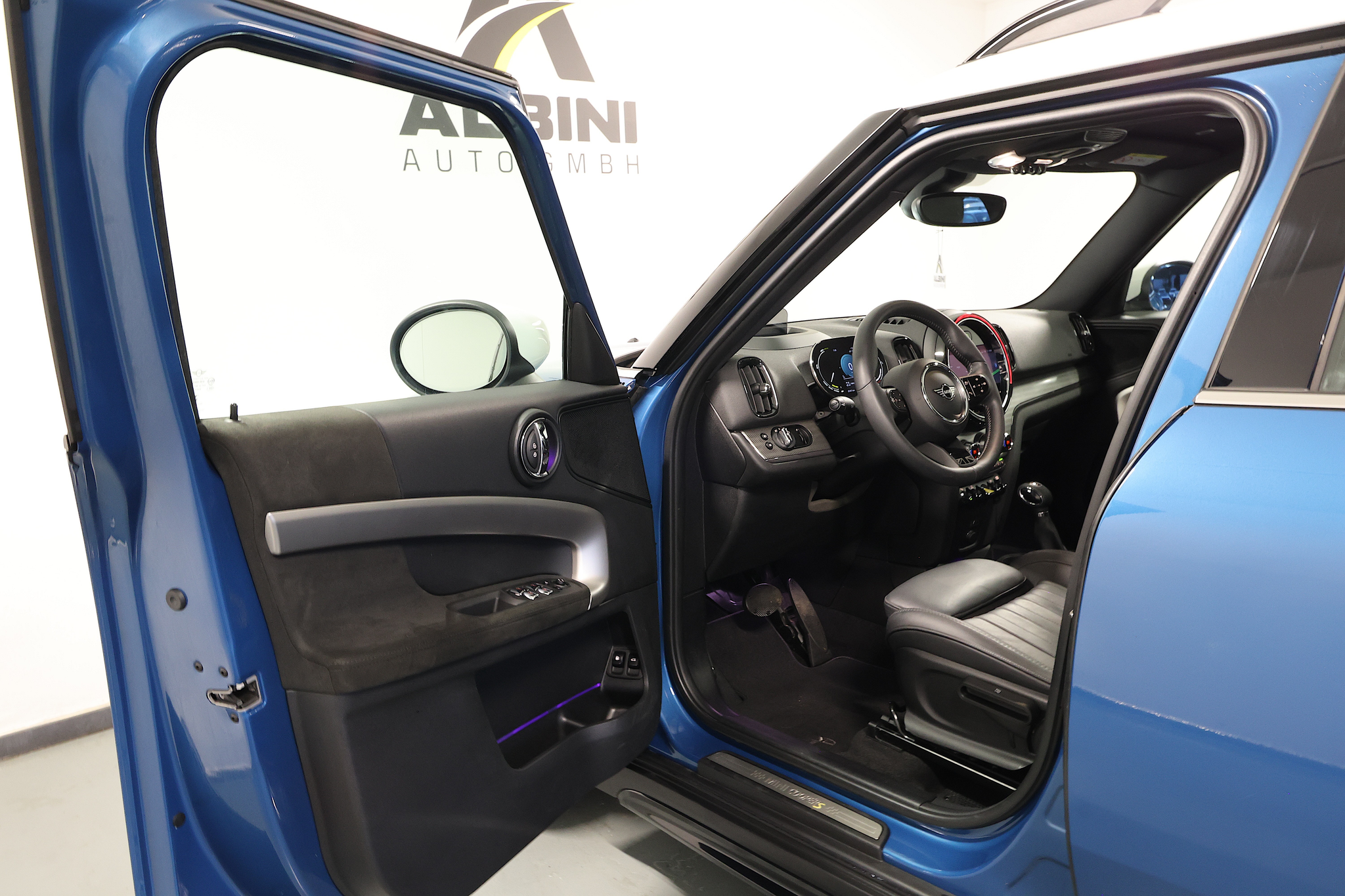 listing desktop thumbnail image 4