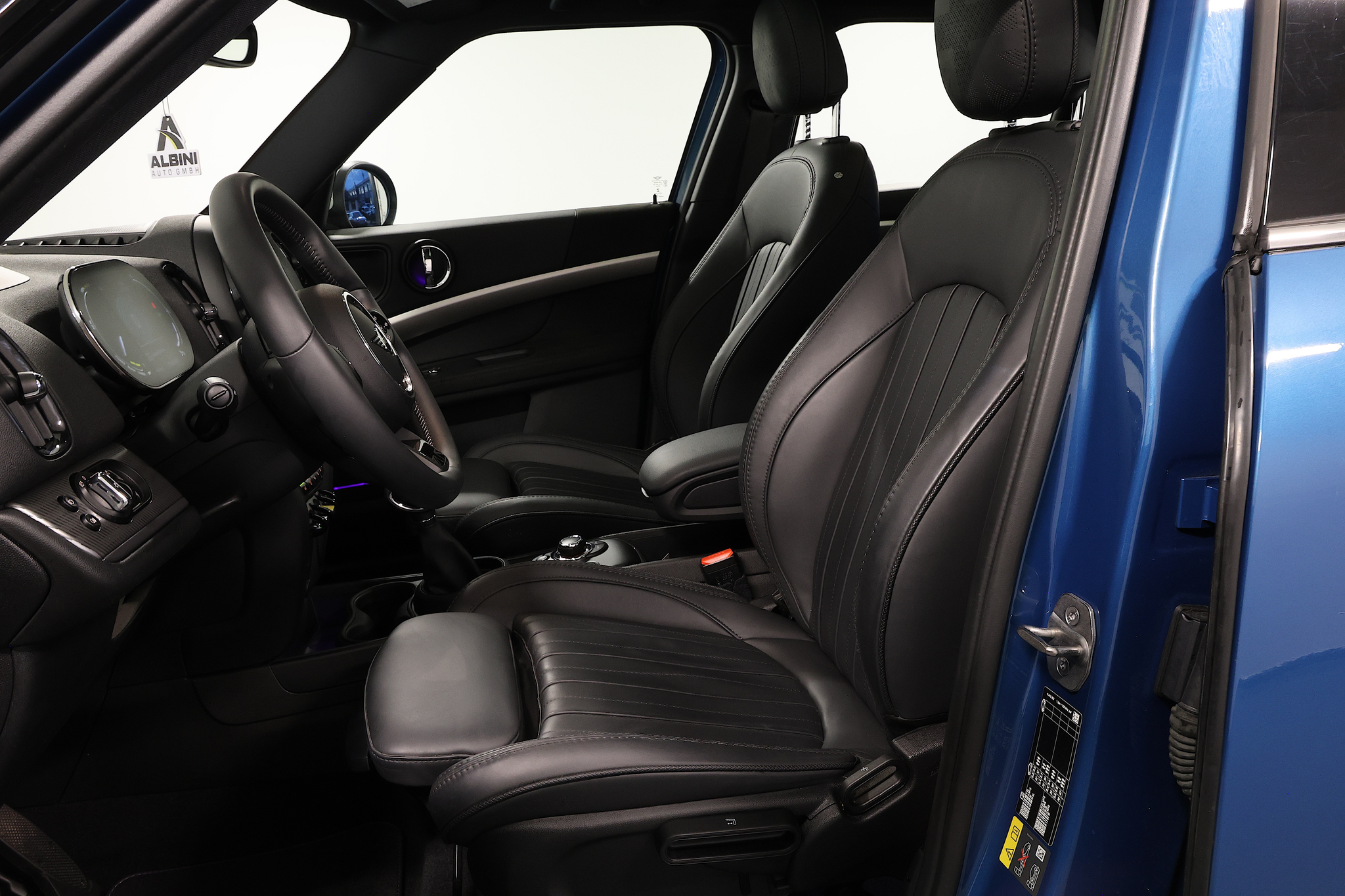 listing desktop thumbnail image 6