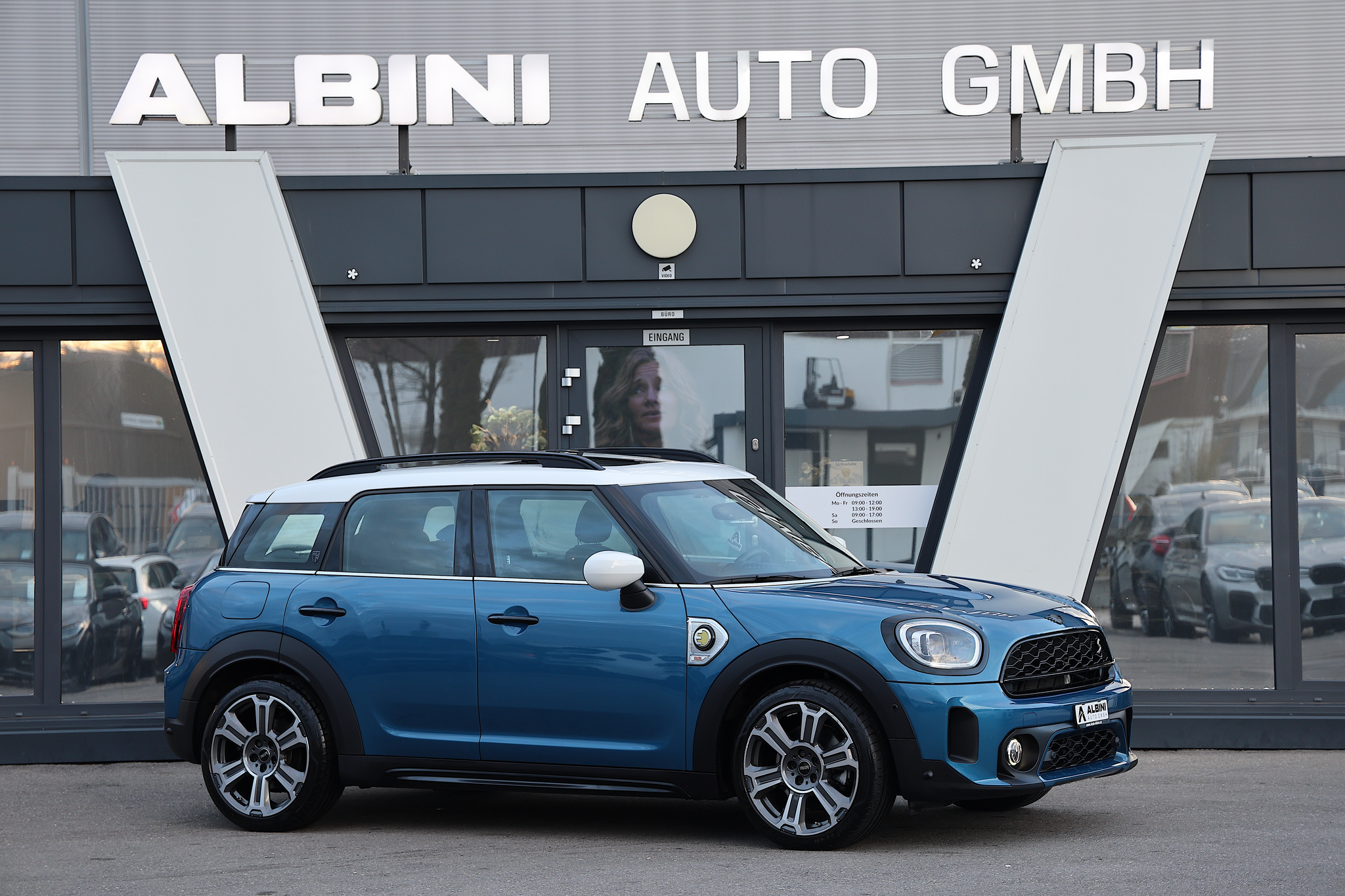 listing desktop thumbnail image 1