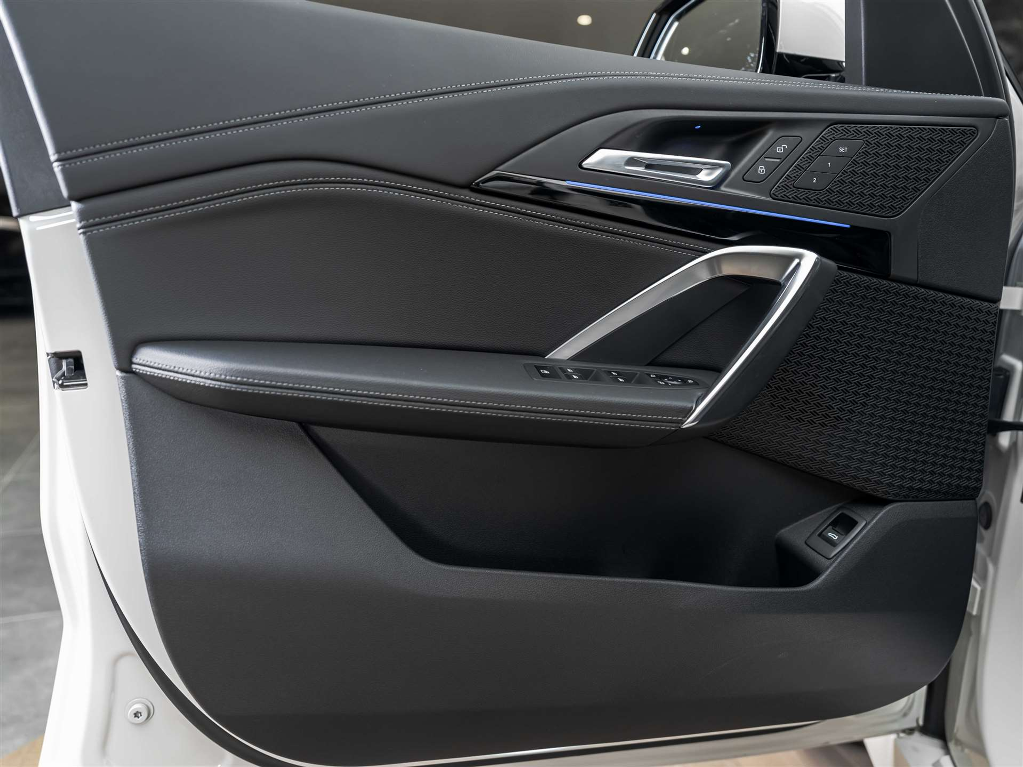 listing desktop thumbnail image 23