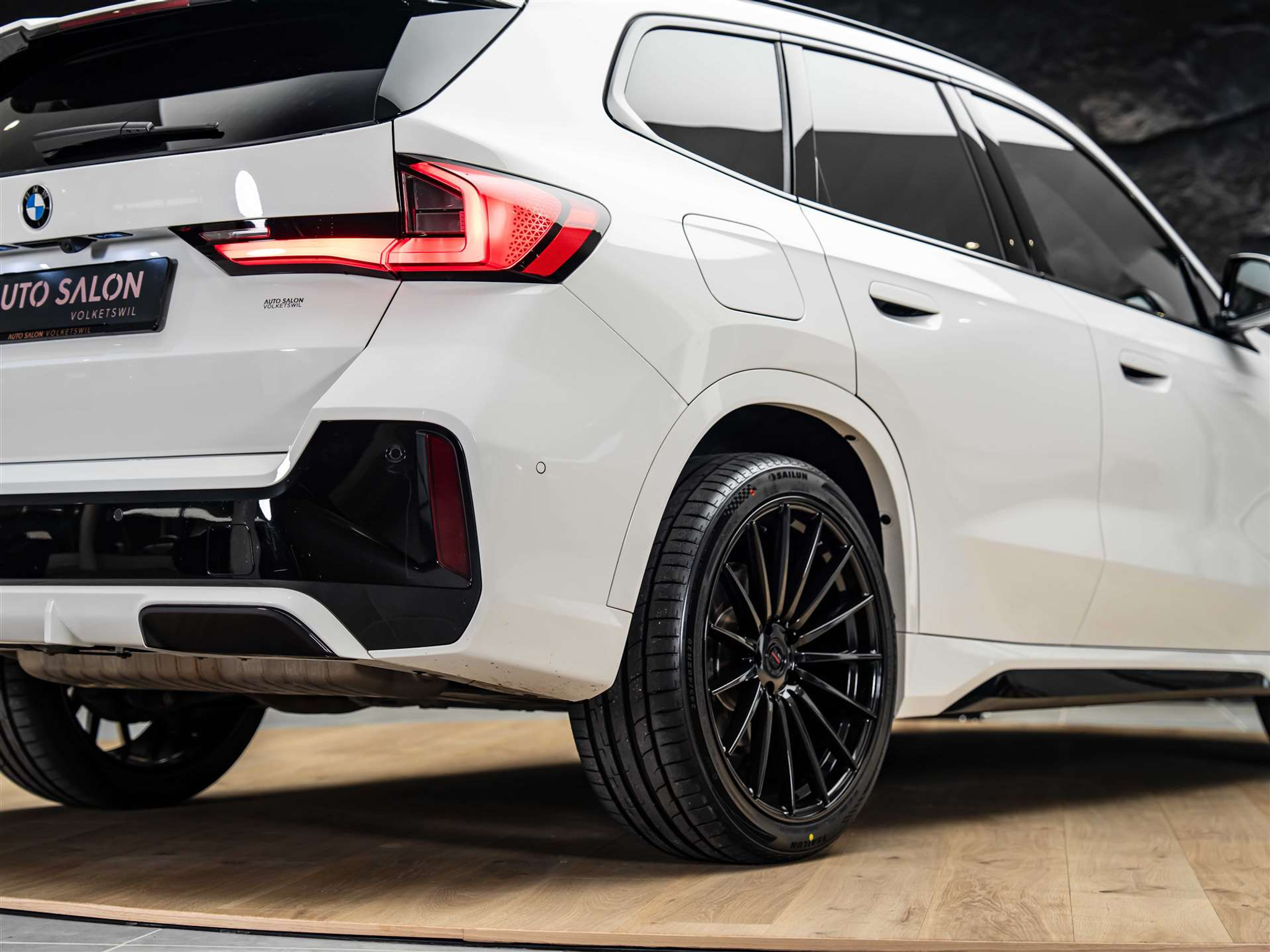 listing desktop thumbnail image 21