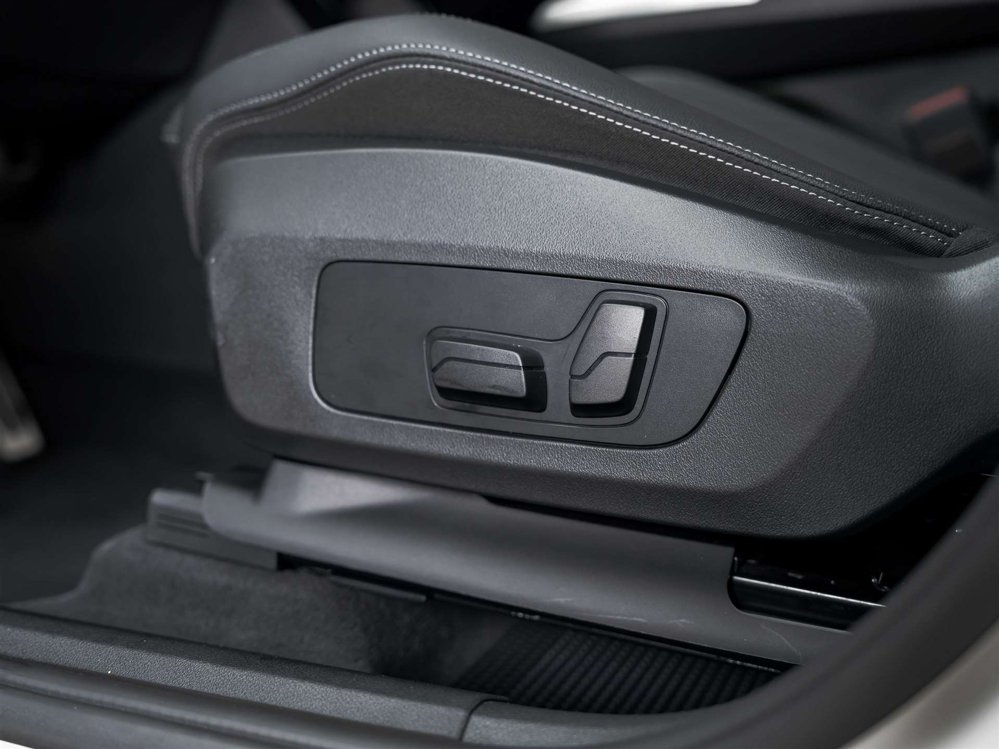 listing desktop thumbnail image 11