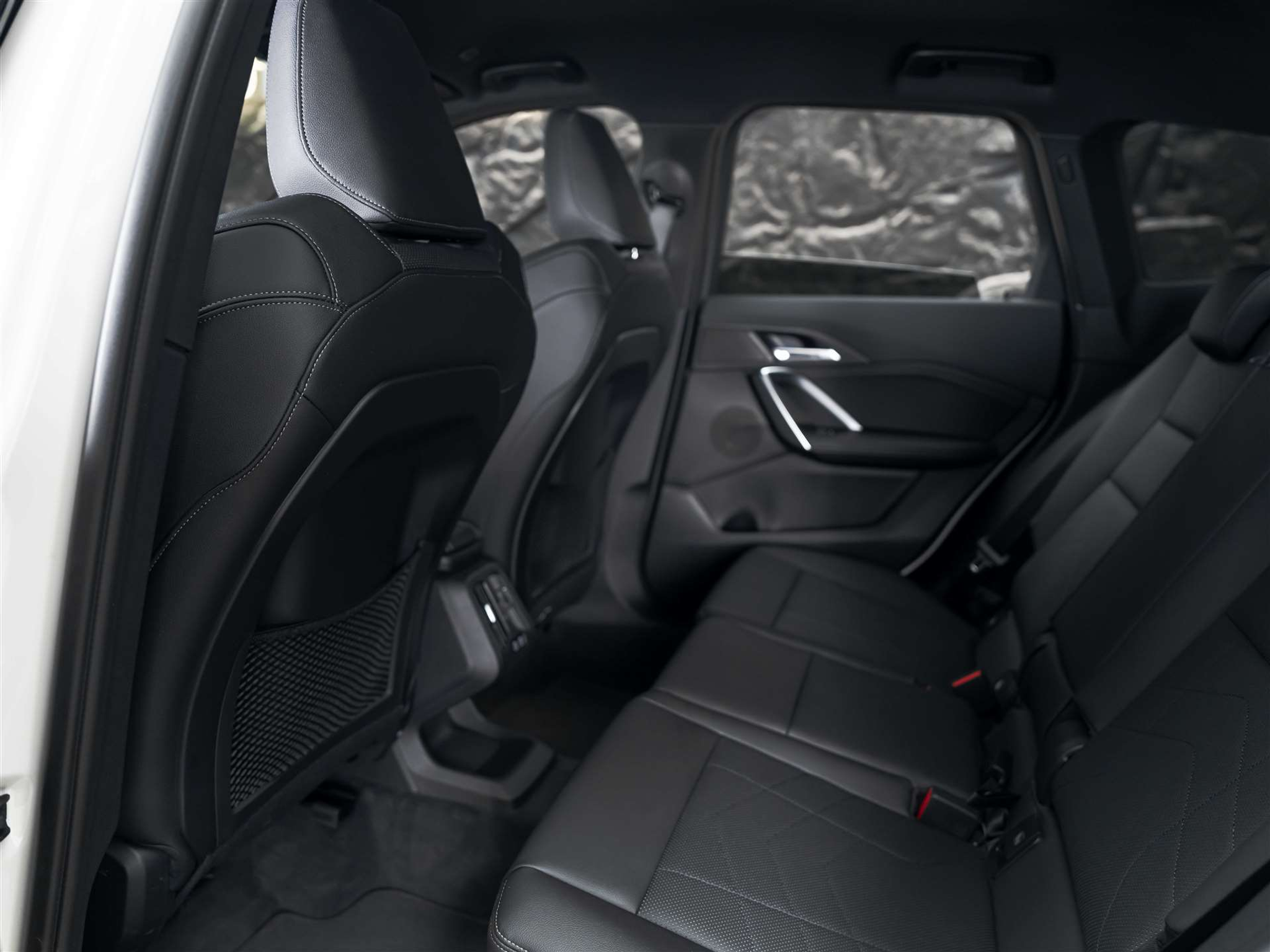 listing desktop thumbnail image 12