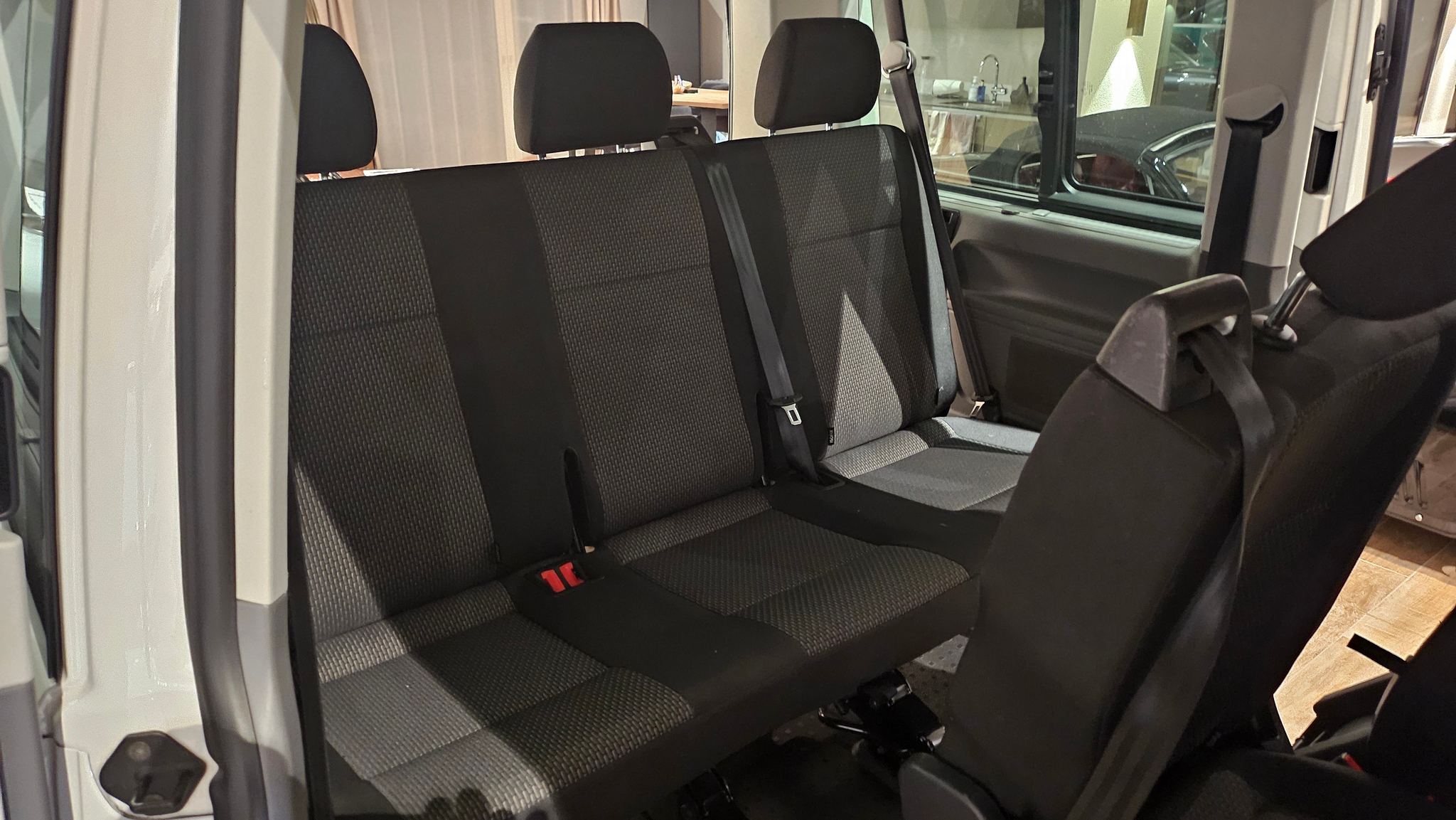 listing desktop thumbnail image 17