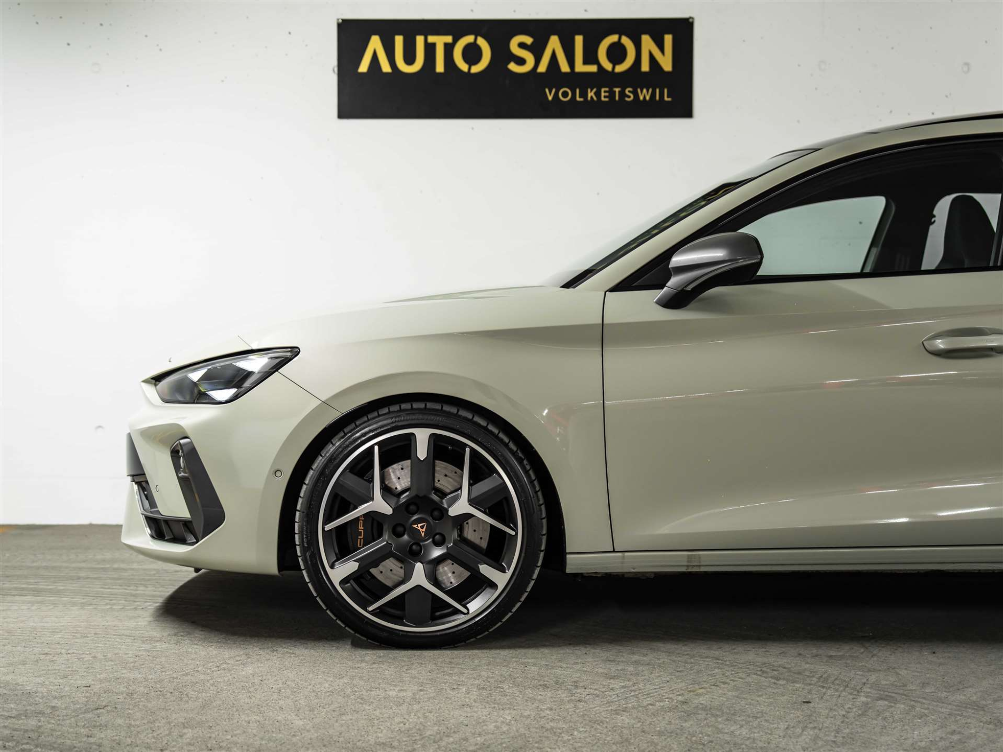 listing desktop thumbnail image 18