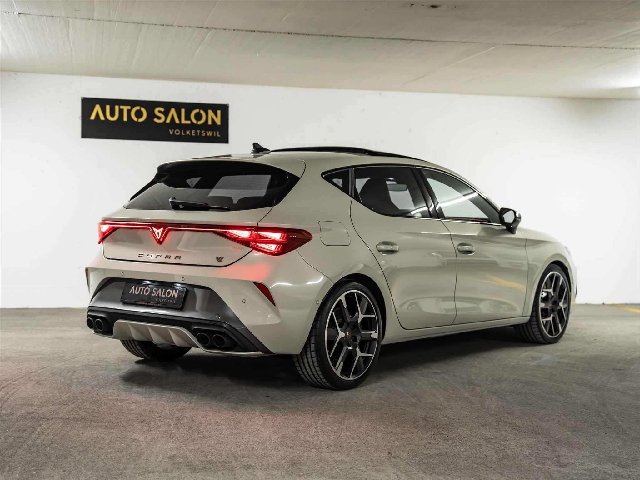 listing desktop thumbnail image 4