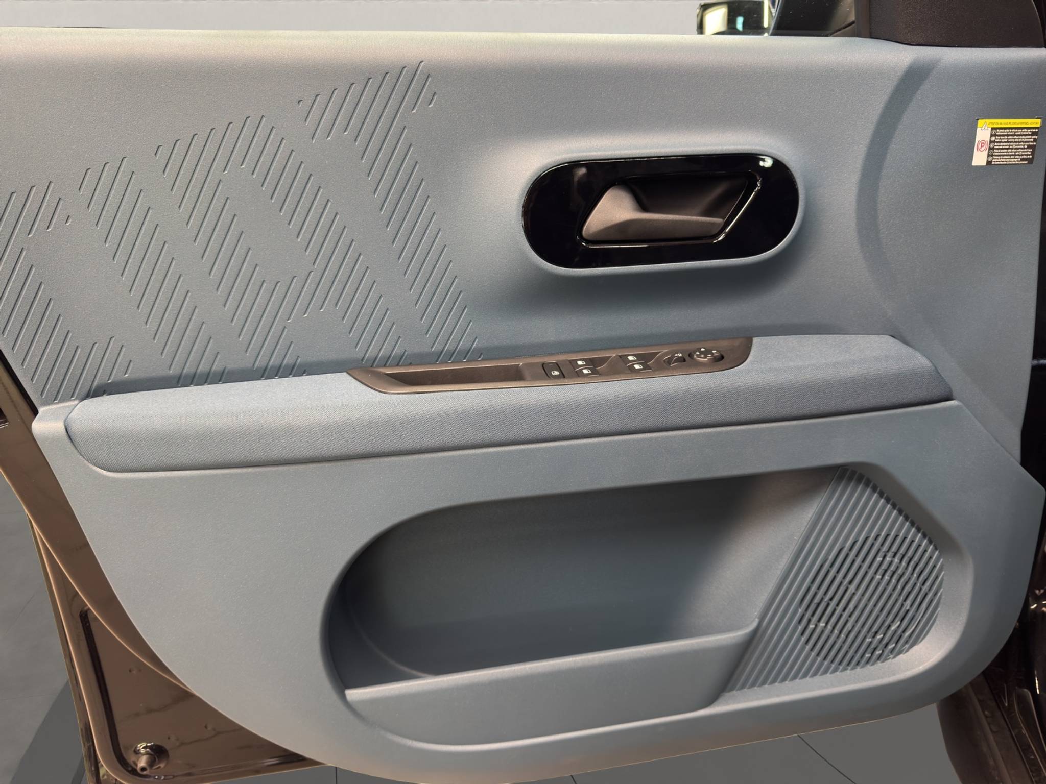 listing desktop thumbnail image 10