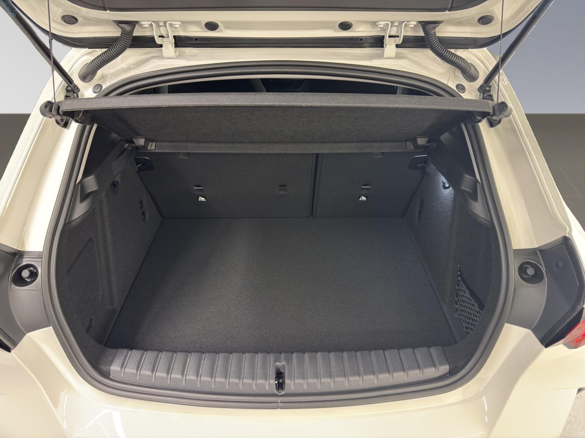 listing desktop thumbnail image 9