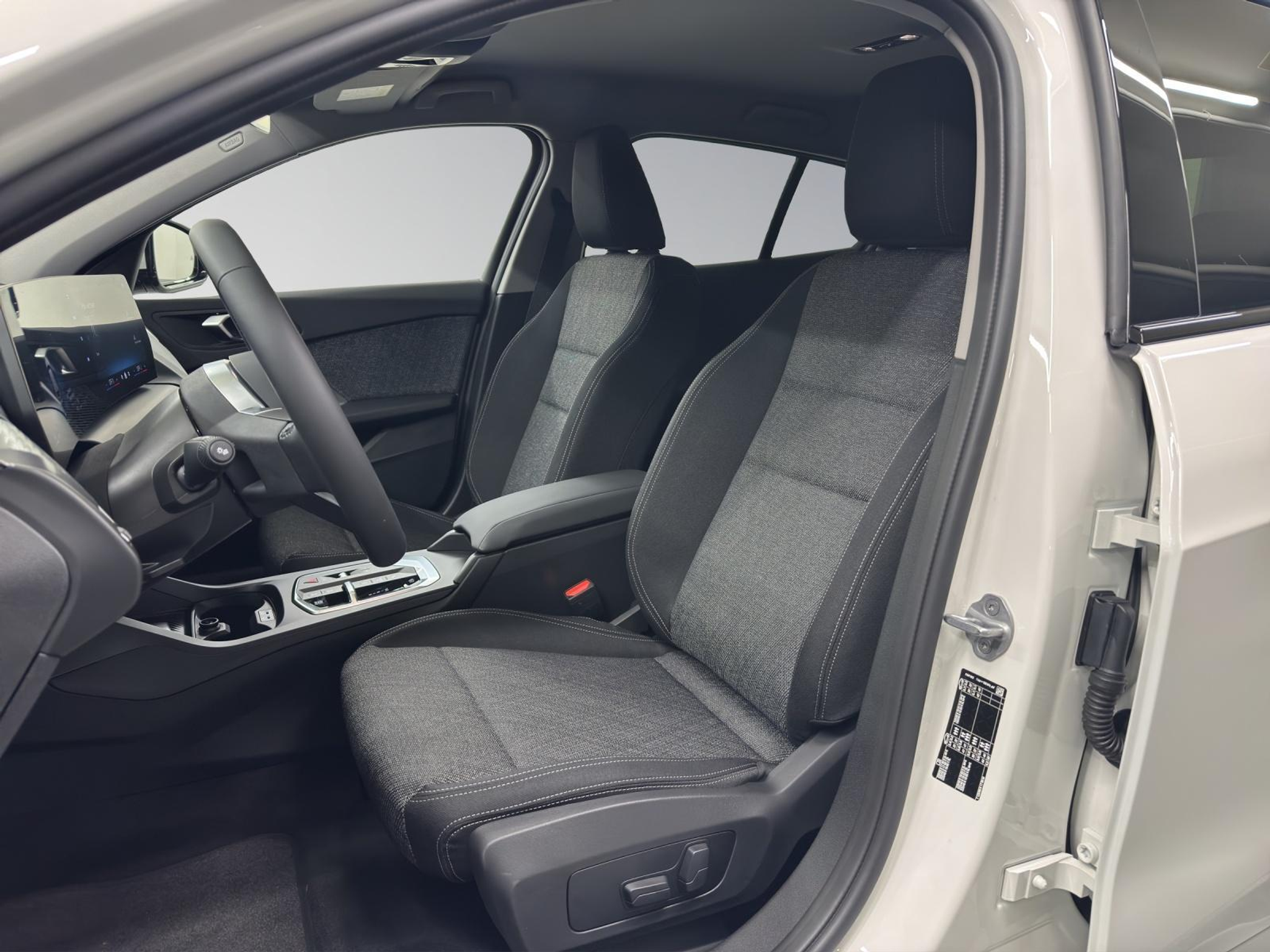 listing desktop thumbnail image 10