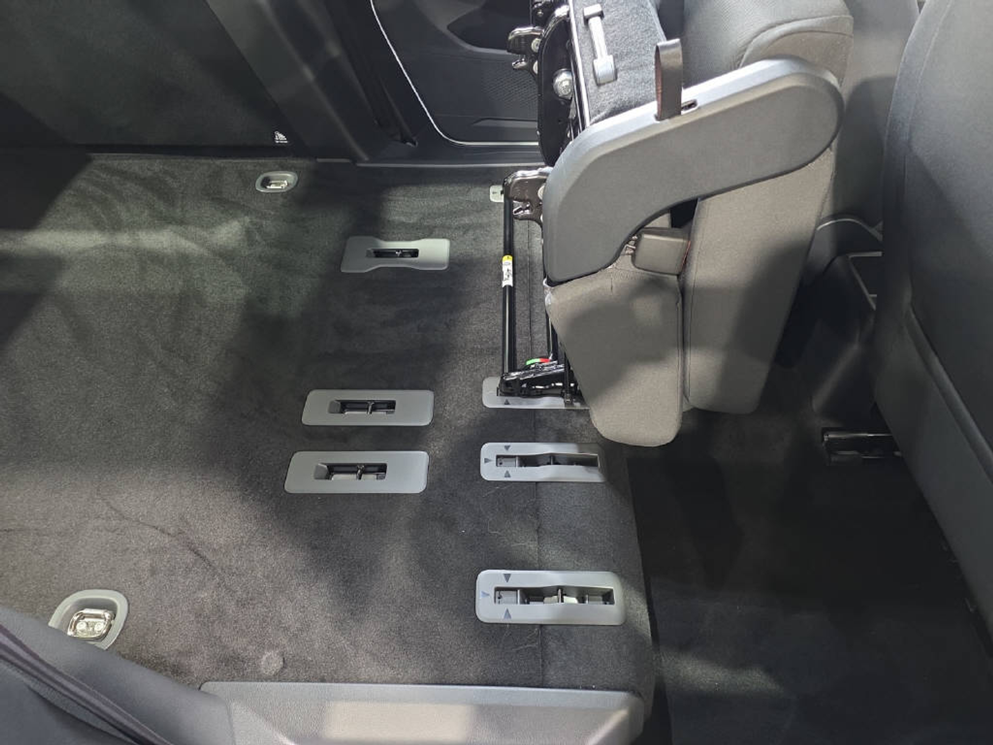 listing desktop thumbnail image 12