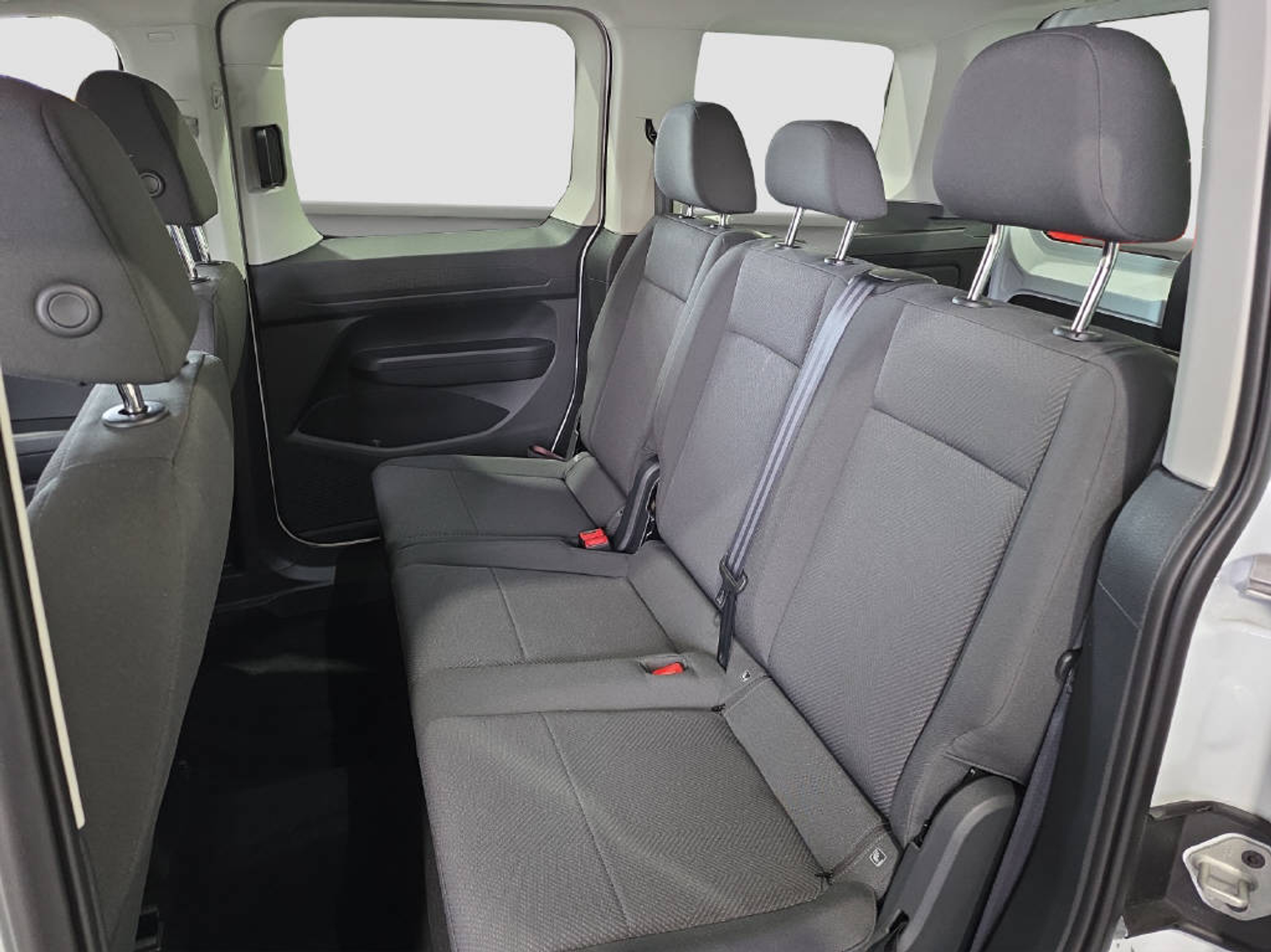 listing desktop thumbnail image 13