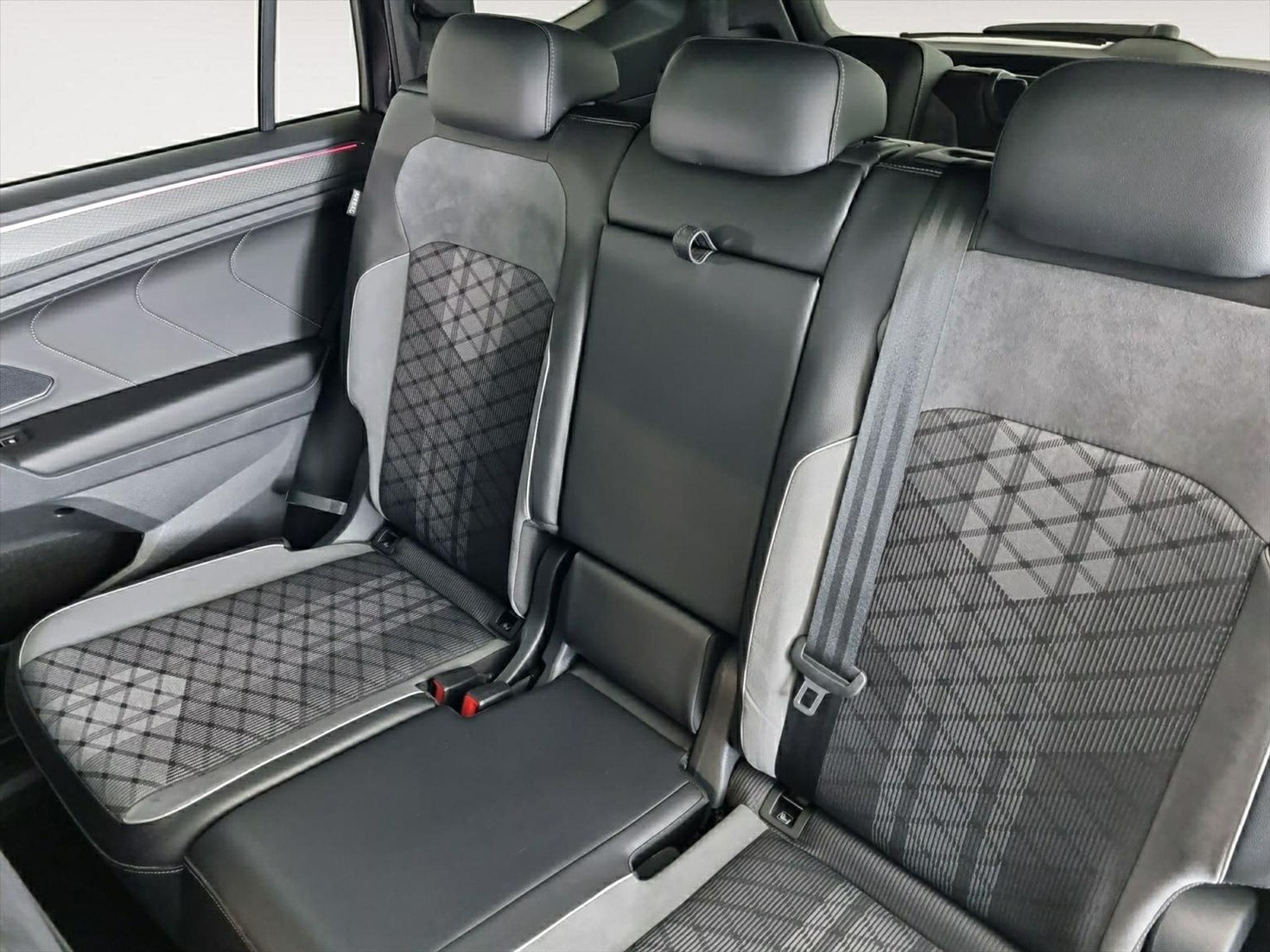 listing desktop thumbnail image 14