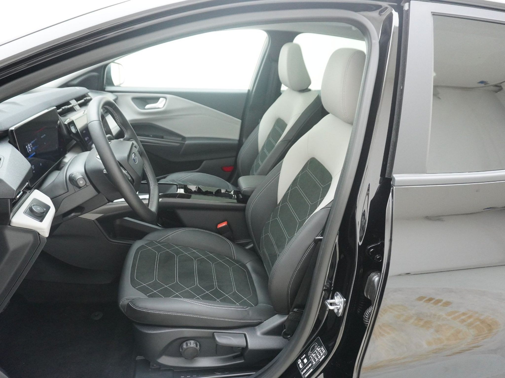 listing desktop thumbnail image 11