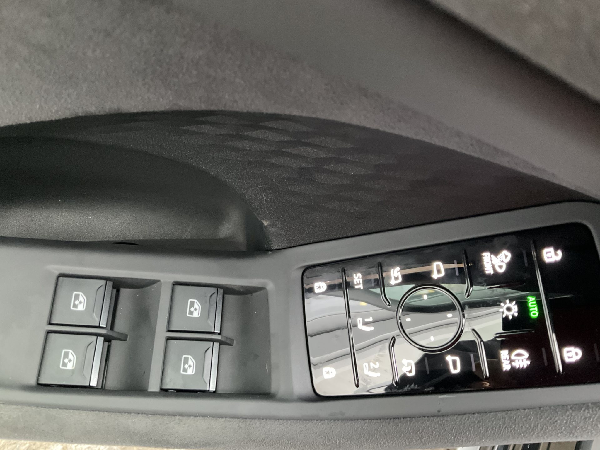 listing desktop thumbnail image 21