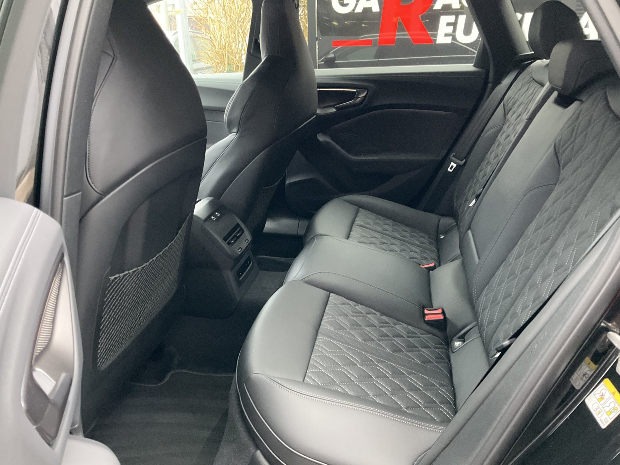 listing desktop thumbnail image 22