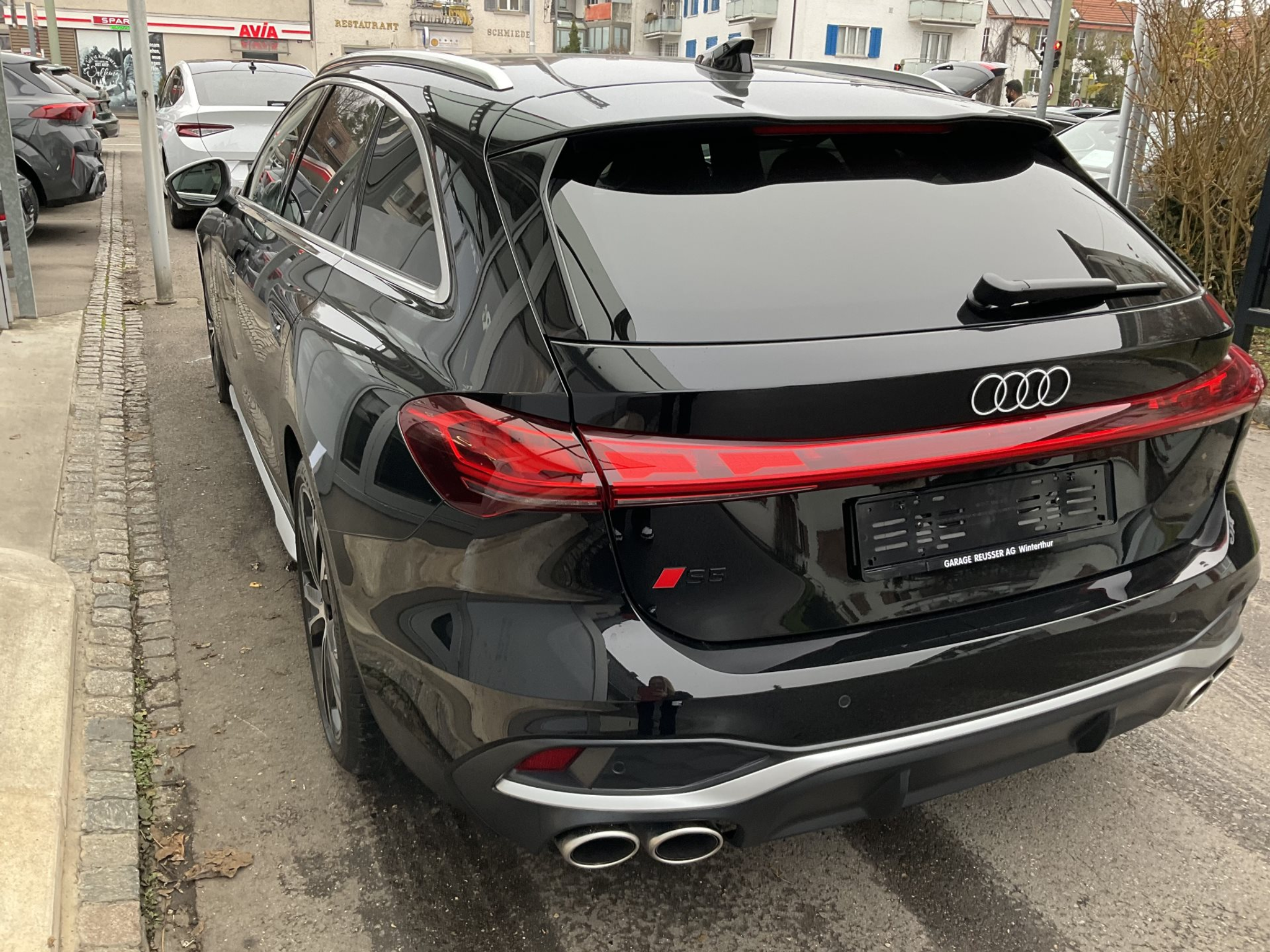 listing desktop thumbnail image 5