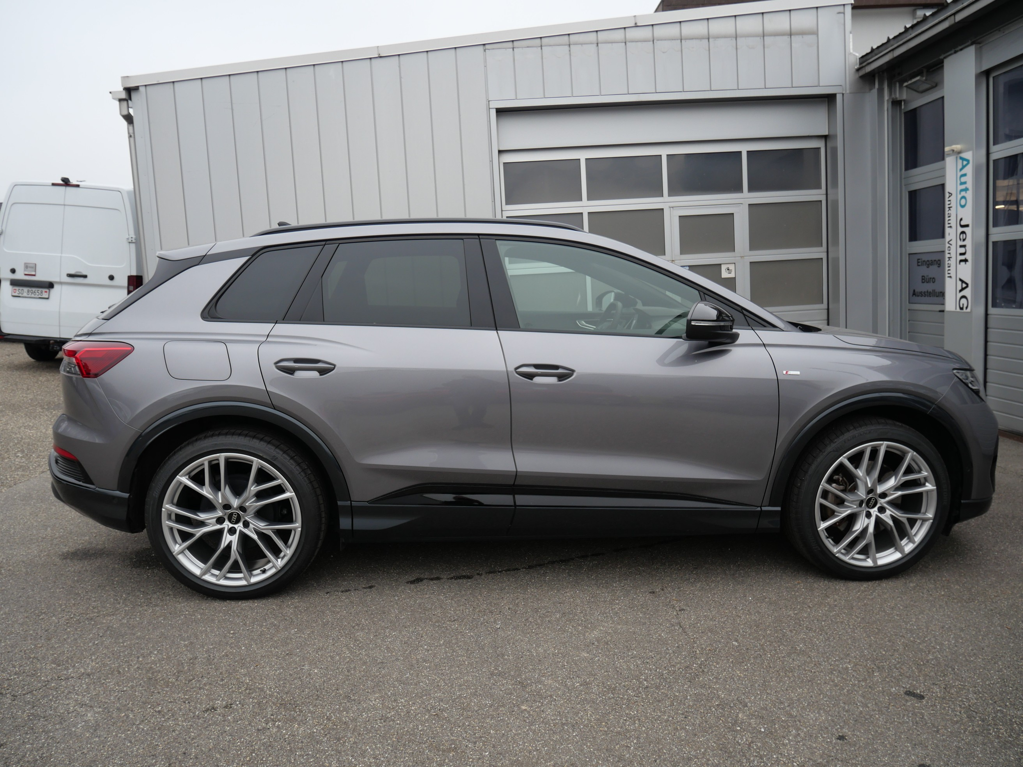 listing desktop thumbnail image 5