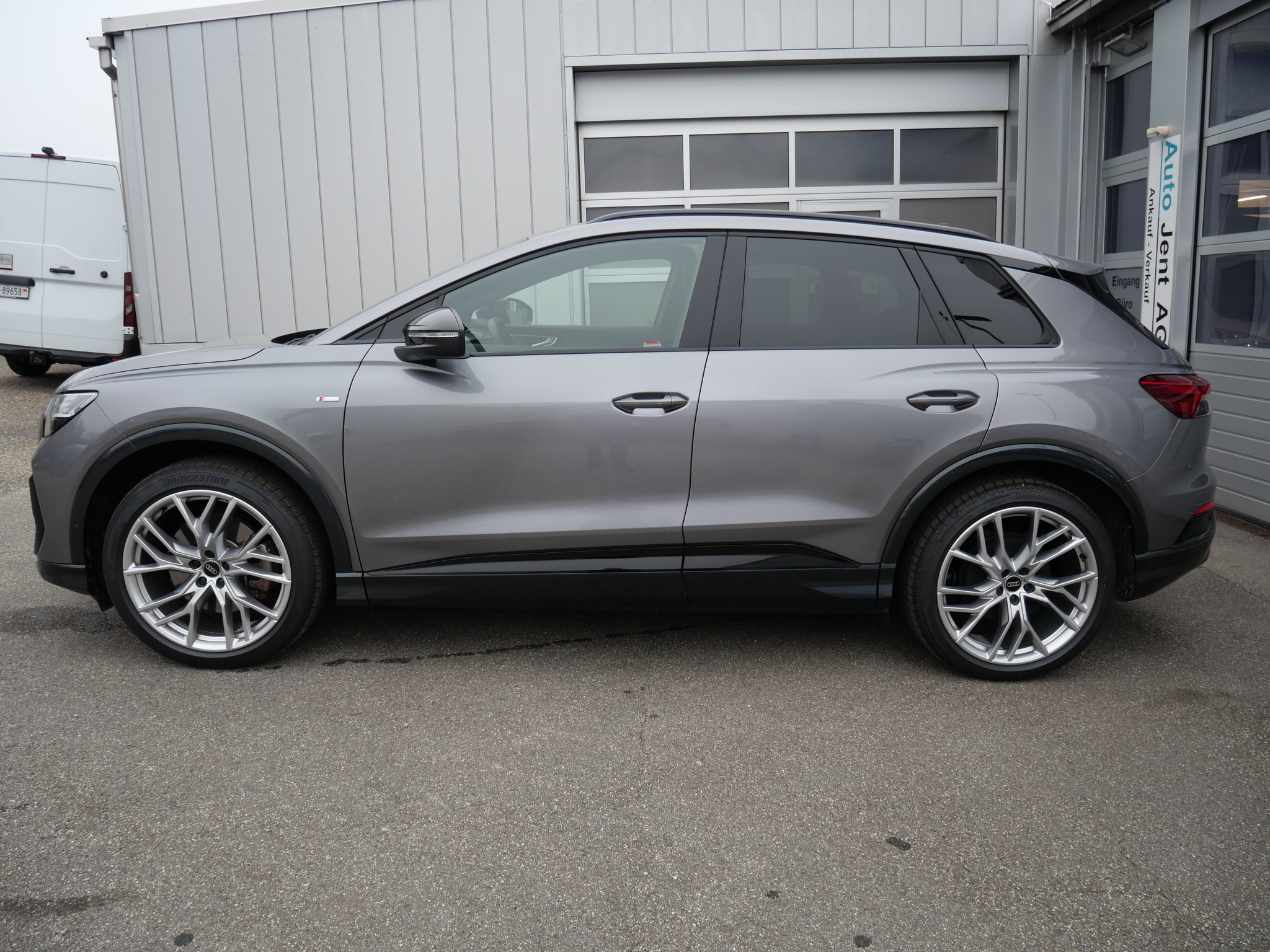 listing desktop thumbnail image 2