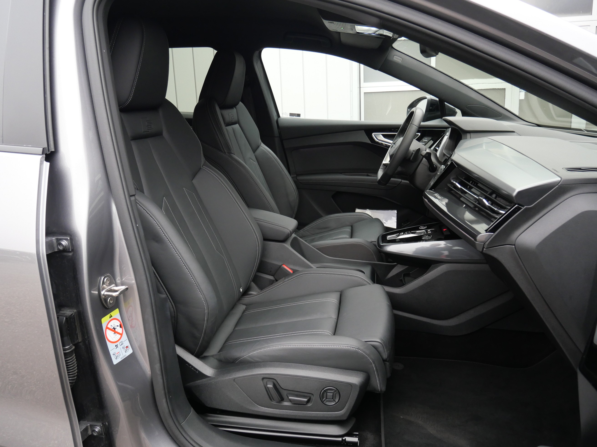 listing desktop thumbnail image 12