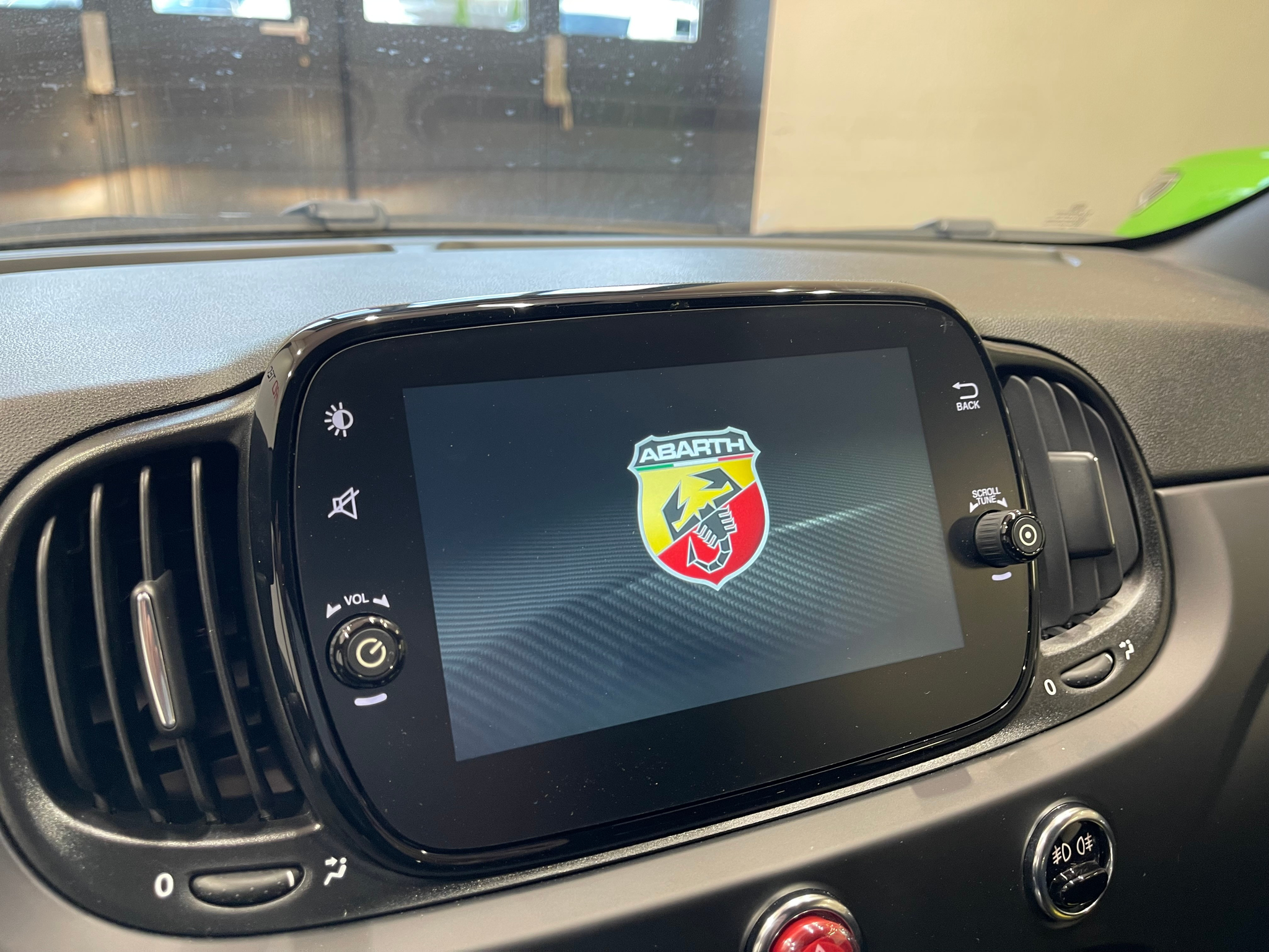 listing desktop thumbnail image 18