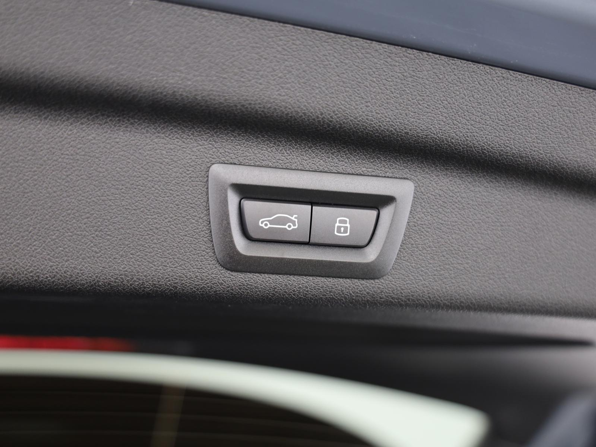 listing desktop thumbnail image 7