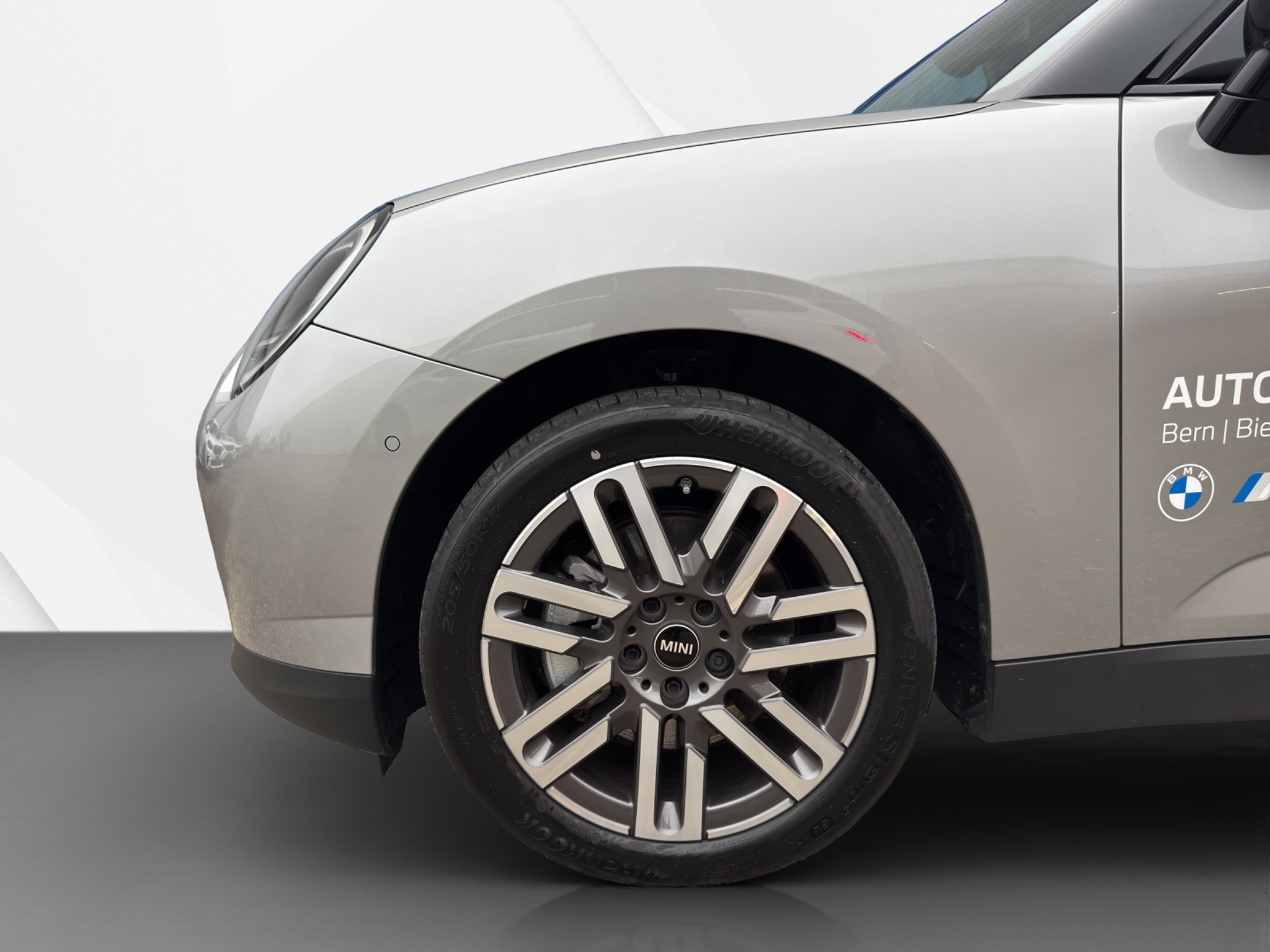 listing desktop thumbnail image 10