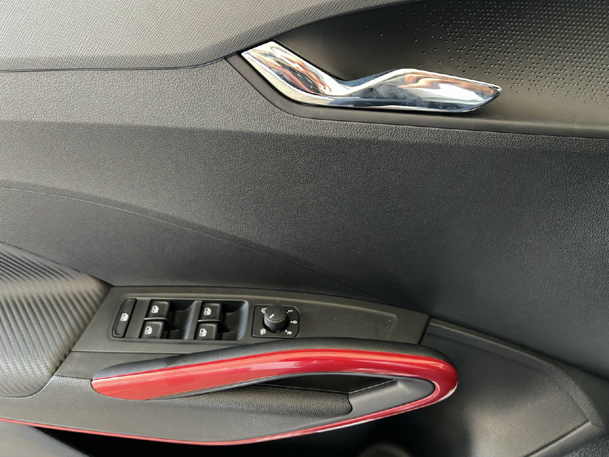 listing desktop thumbnail image 16