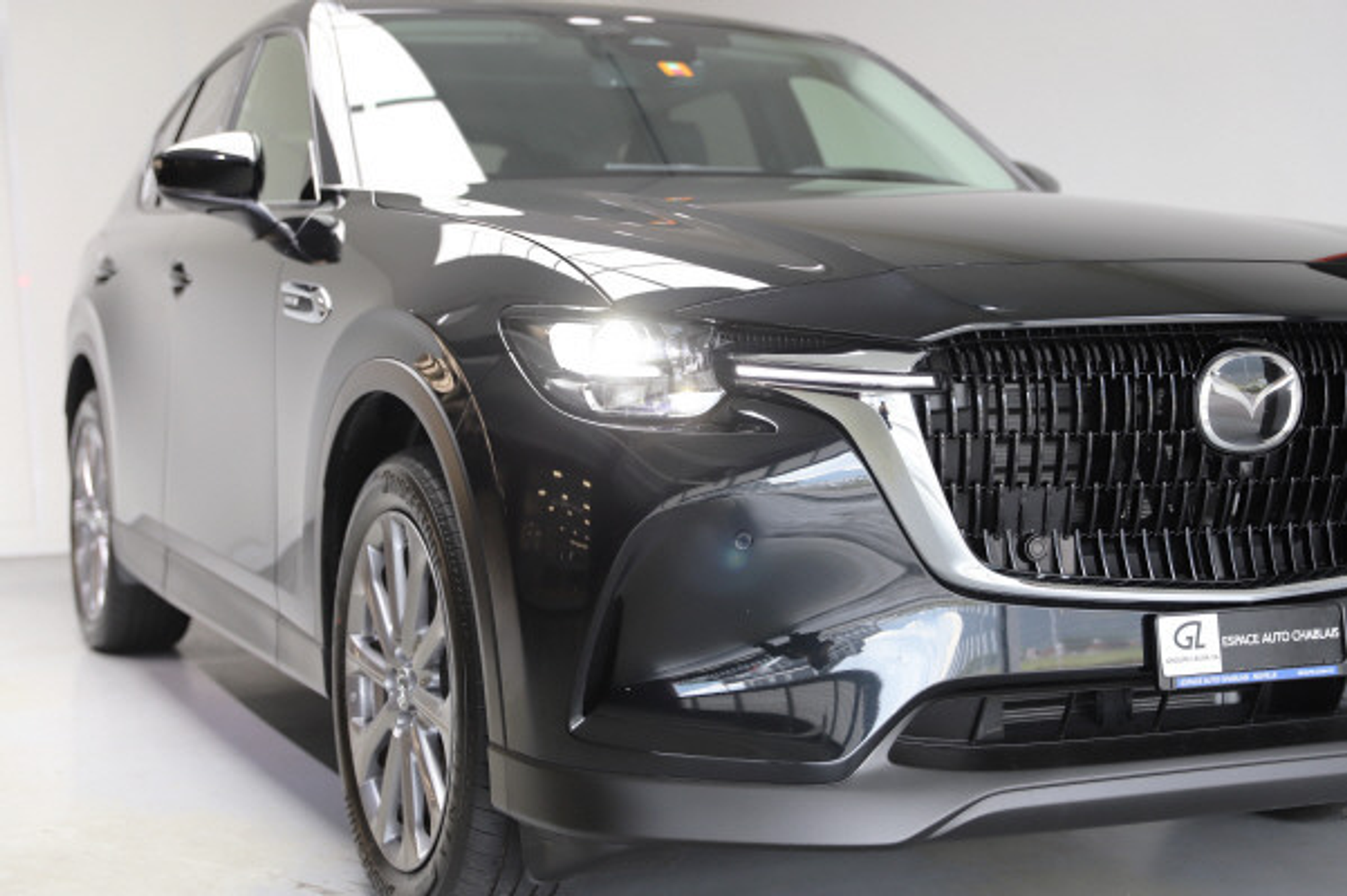 listing desktop thumbnail image 1