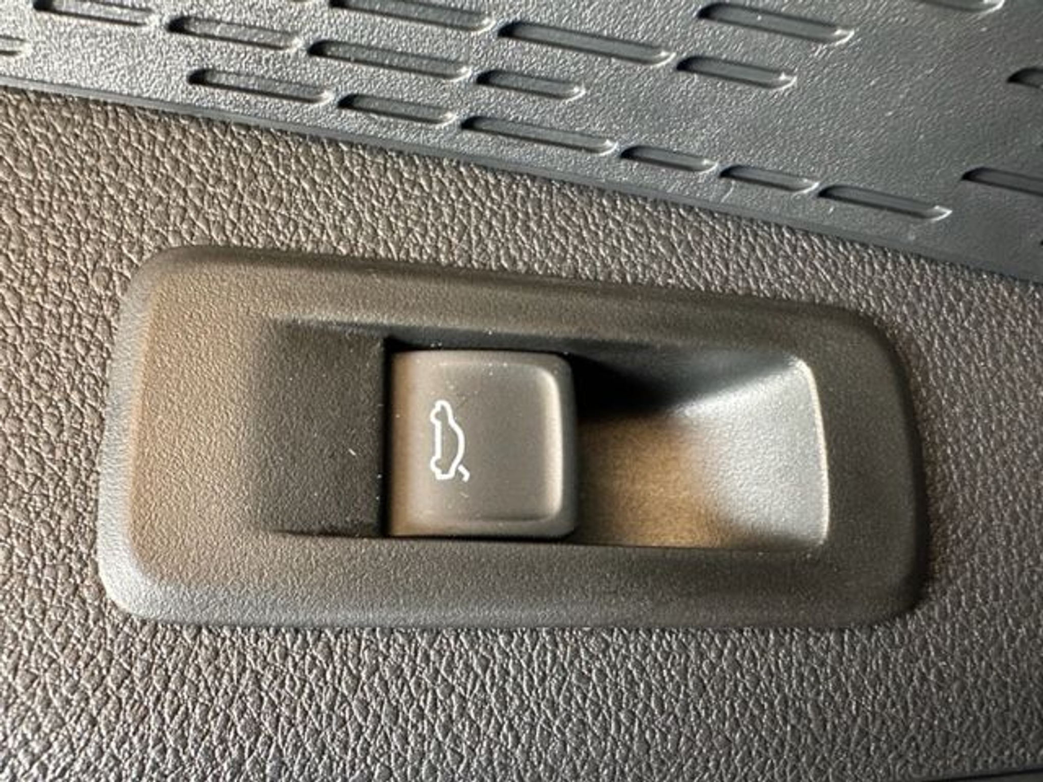 listing desktop thumbnail image 9