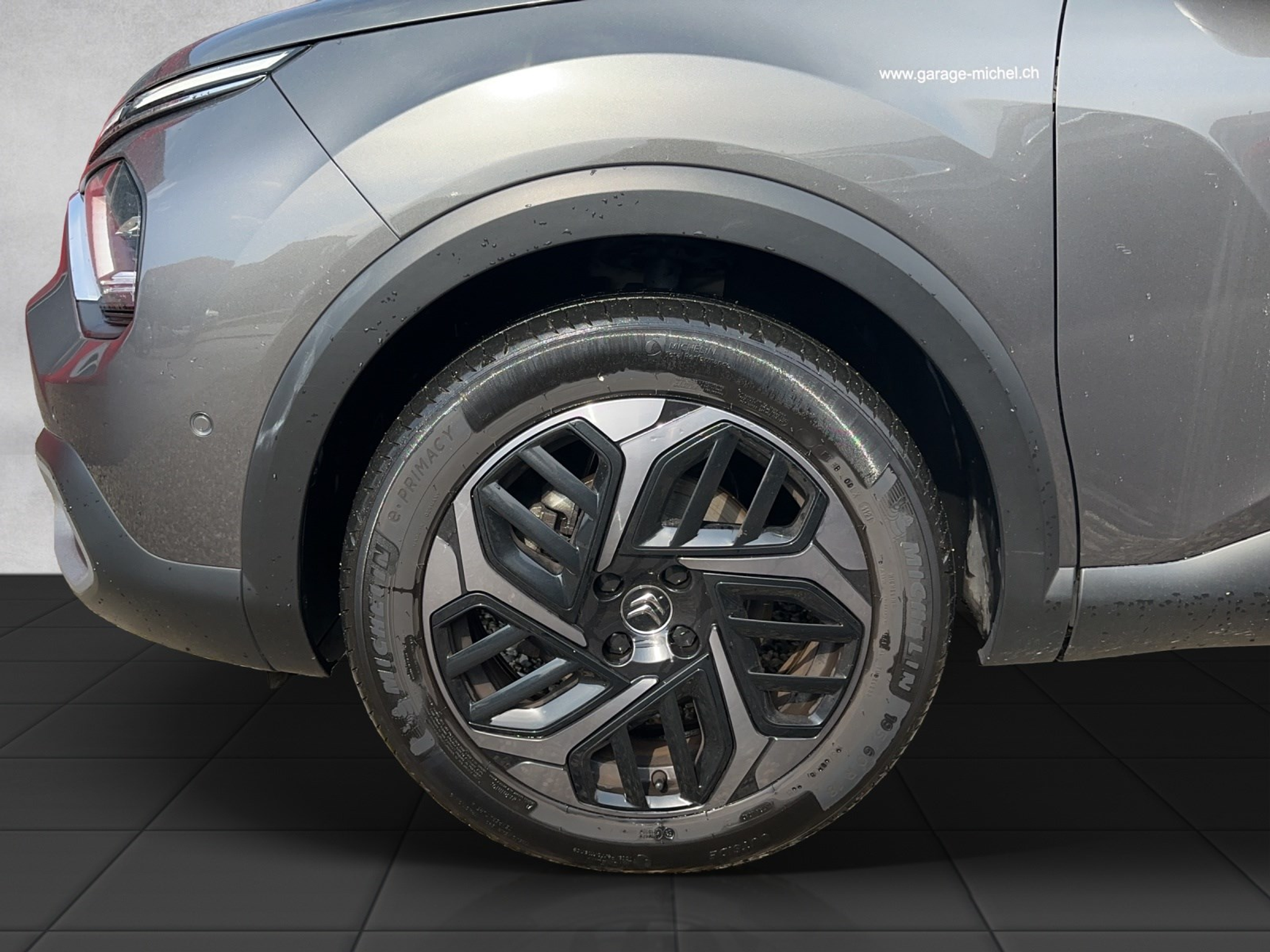 listing desktop thumbnail image 7