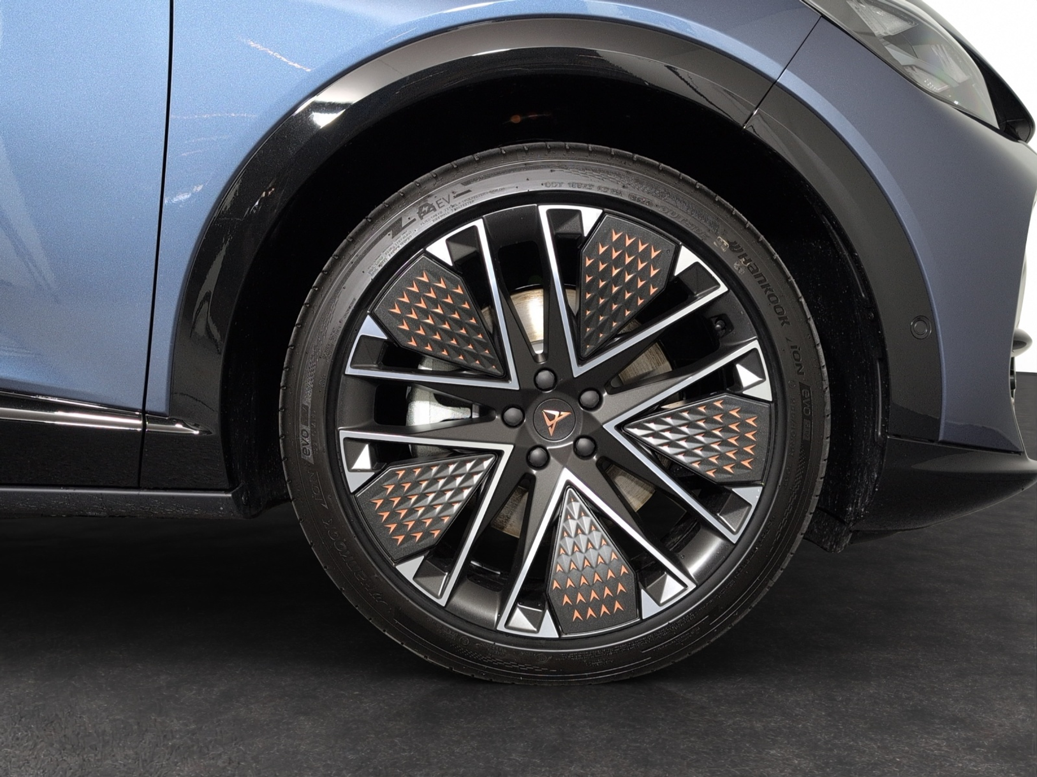 listing desktop thumbnail image 4