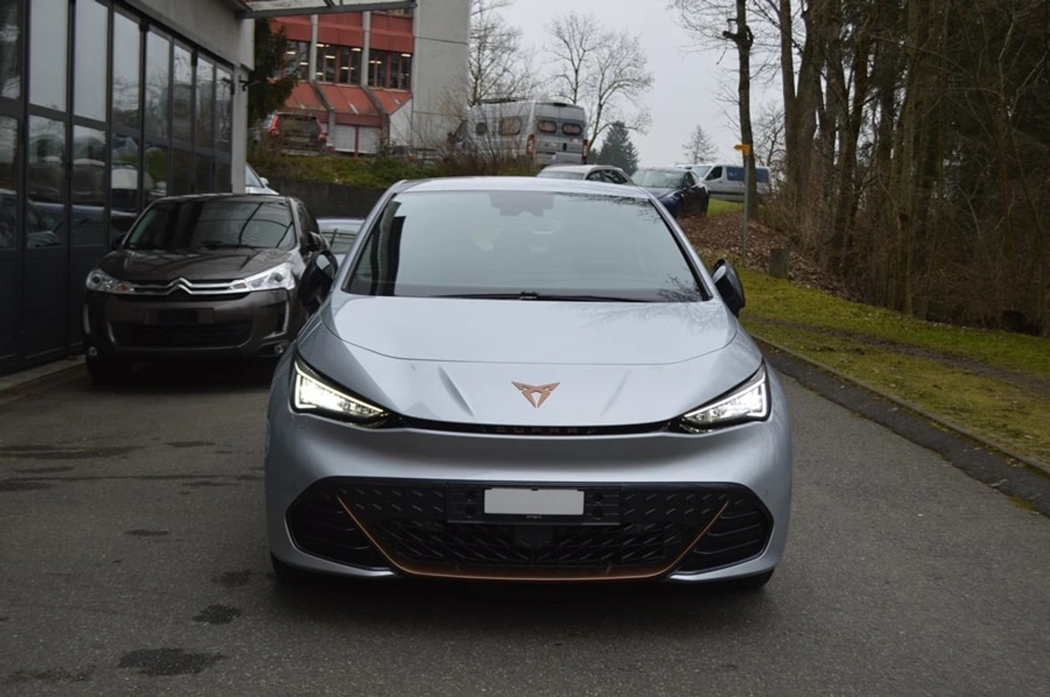 listing desktop thumbnail image 1