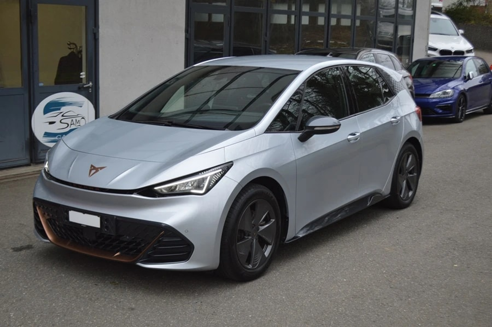 listing desktop thumbnail image 2