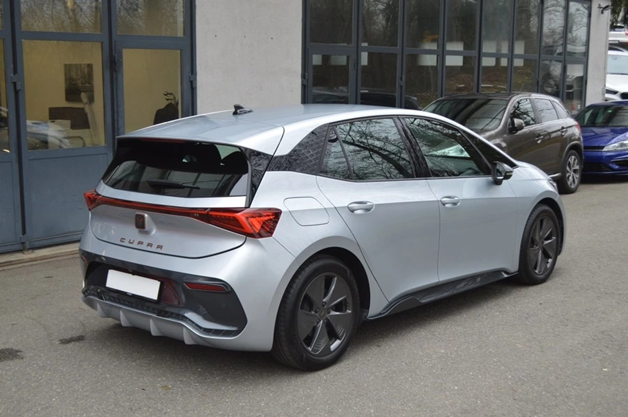 listing desktop thumbnail image 15