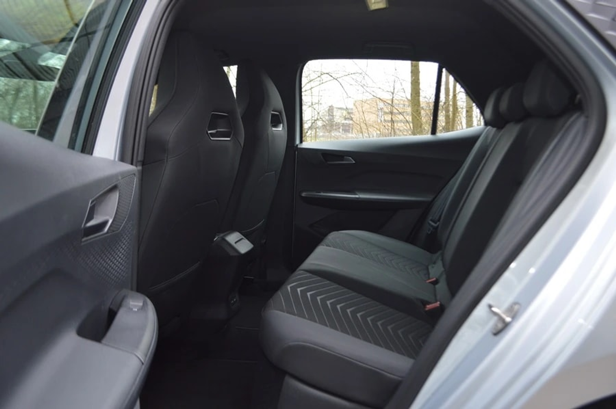 listing desktop thumbnail image 7