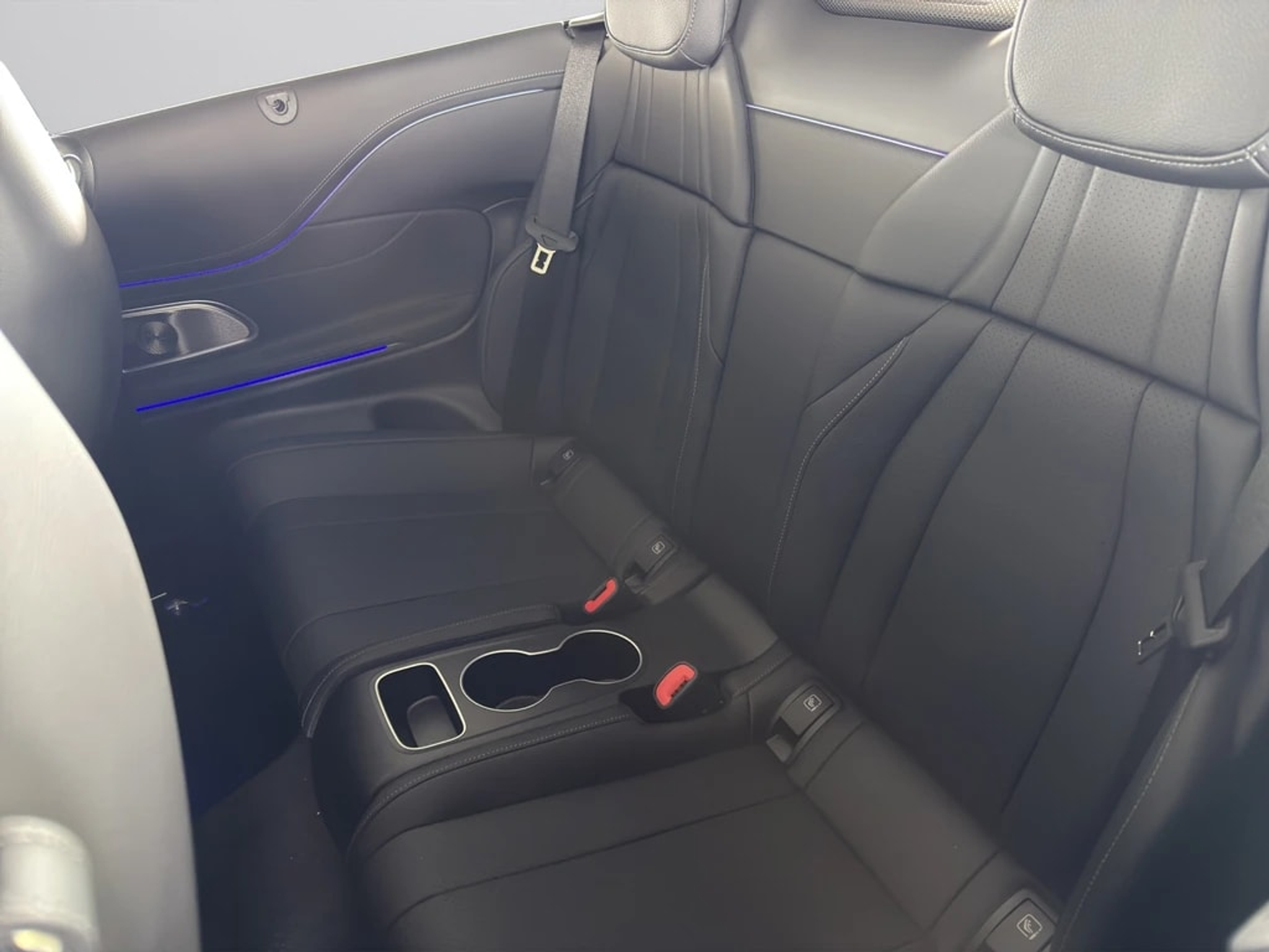 listing desktop thumbnail image 8