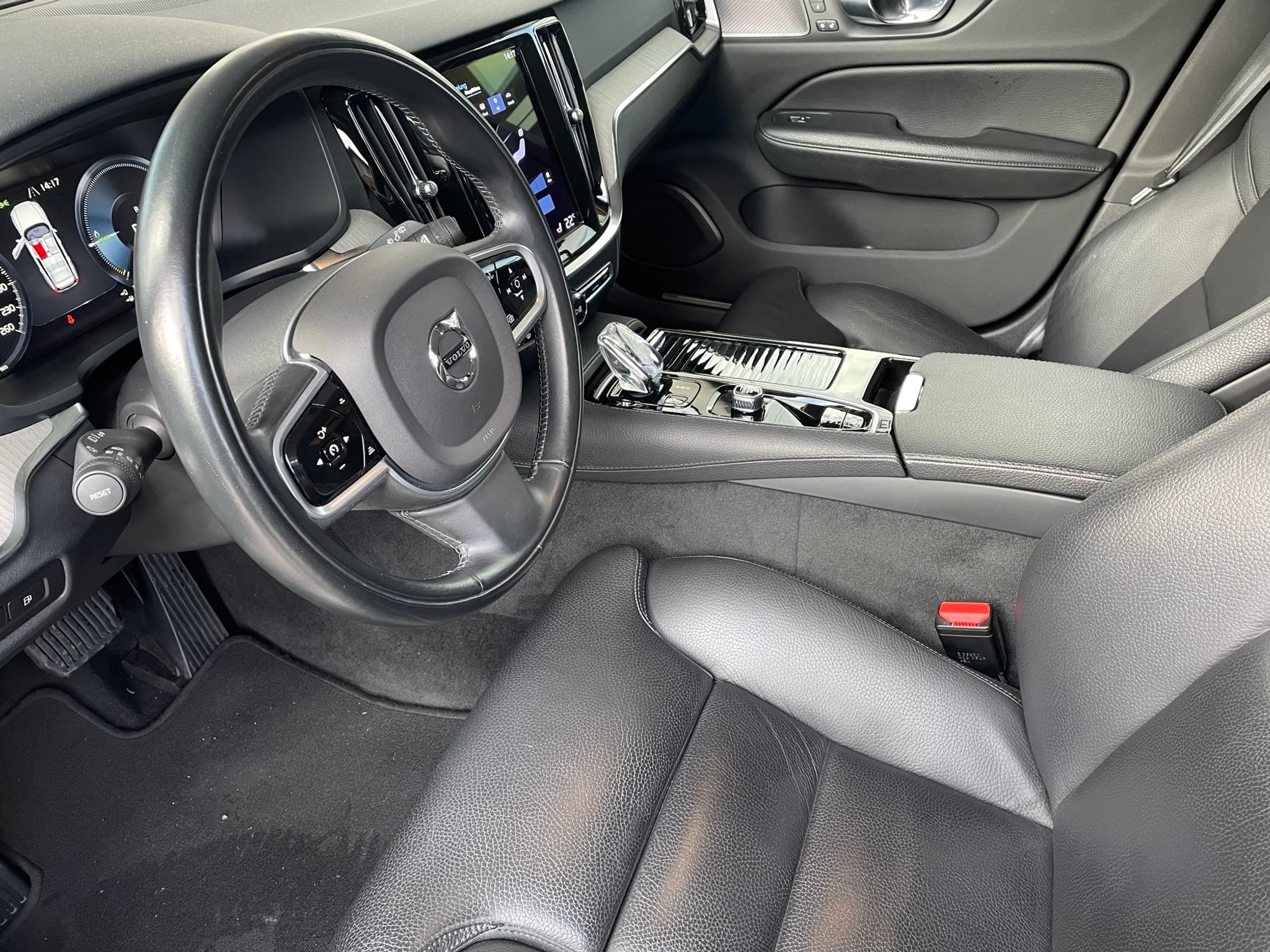 listing desktop thumbnail image 3