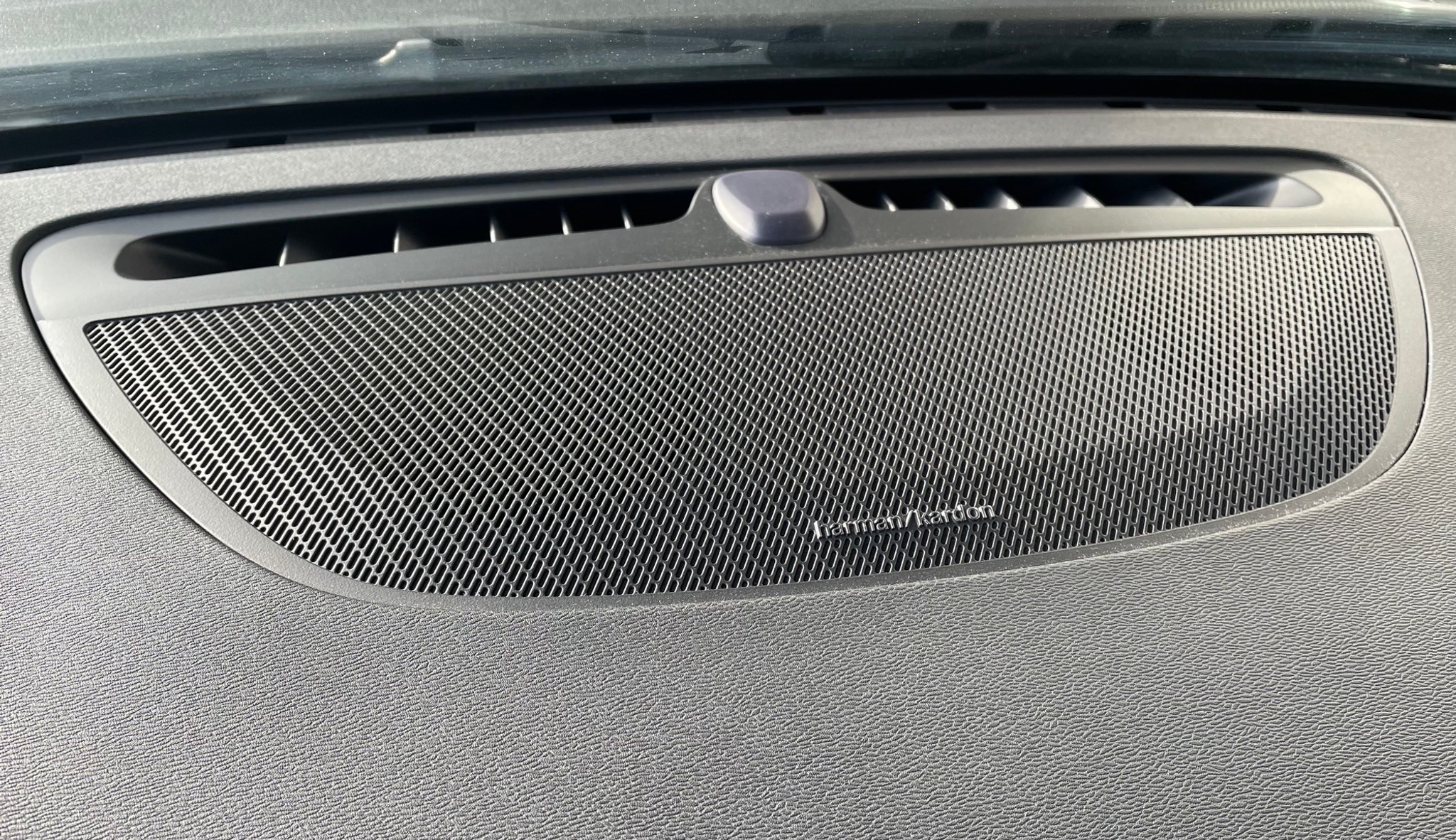 listing desktop thumbnail image 11