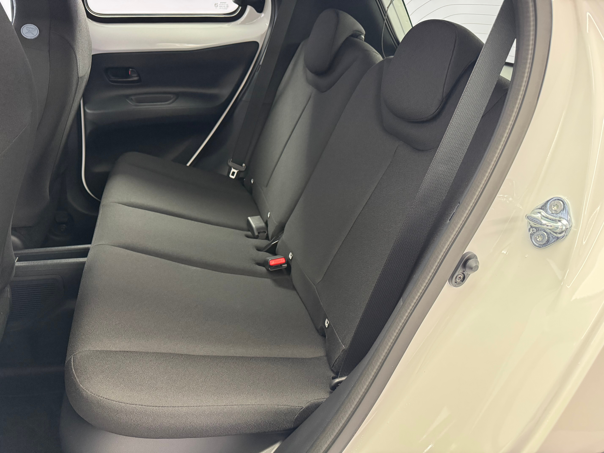 listing desktop thumbnail image 9